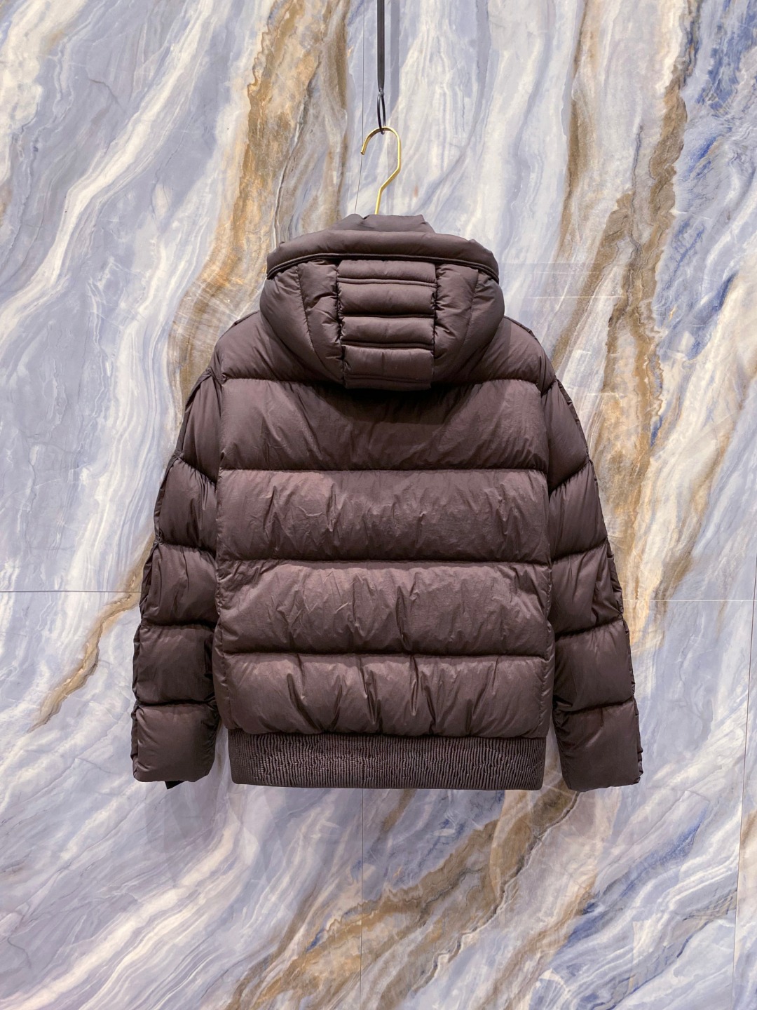 Dior 迪奥 🆕🆕🆕25年冬季最新羽绒服立体剪裁廓形版型上身显瘦帅气！胸前小logo设计、时尚感极强。