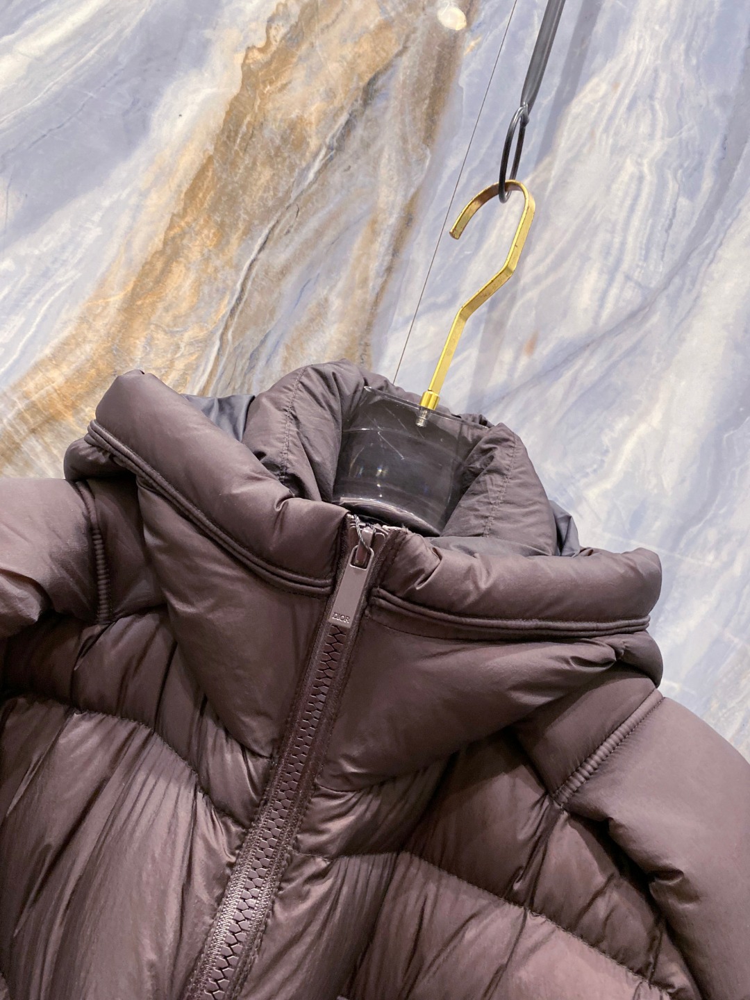 Dior 迪奥 🆕🆕🆕25年冬季最新羽绒服立体剪裁廓形版型上身显瘦帅气！胸前小logo设计、时尚感极强。