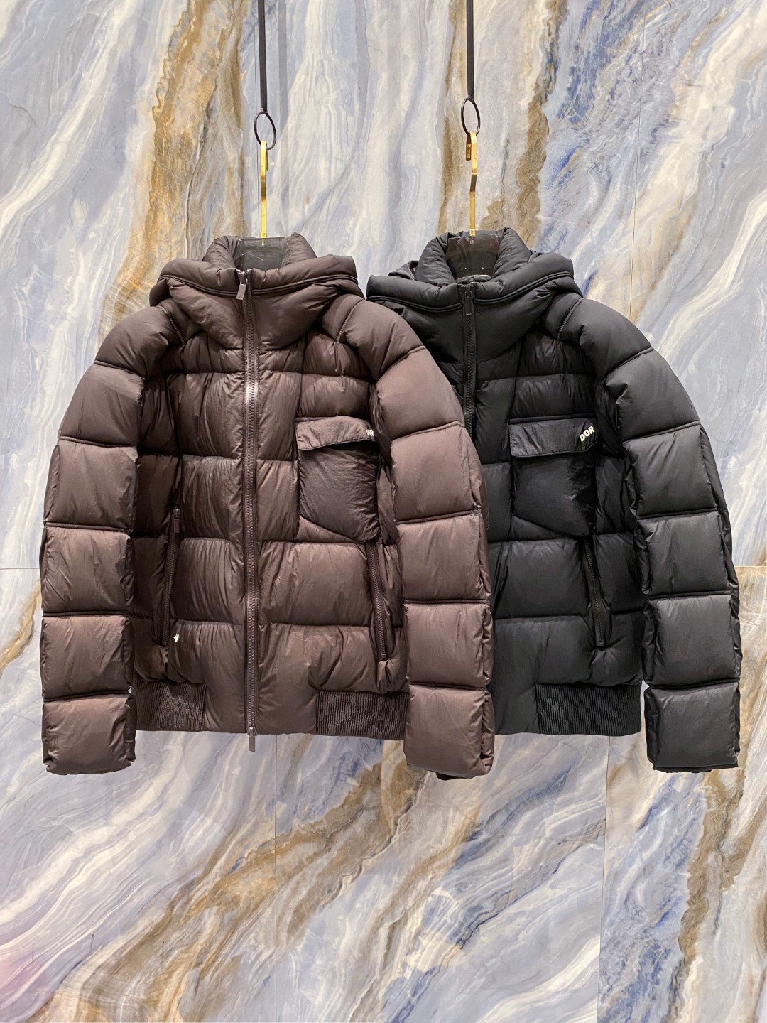 Dior 迪奥 🆕🆕🆕25年冬季最新羽绒服立体剪裁廓形版型上身显瘦帅气！胸前小logo设计、时尚感极强。