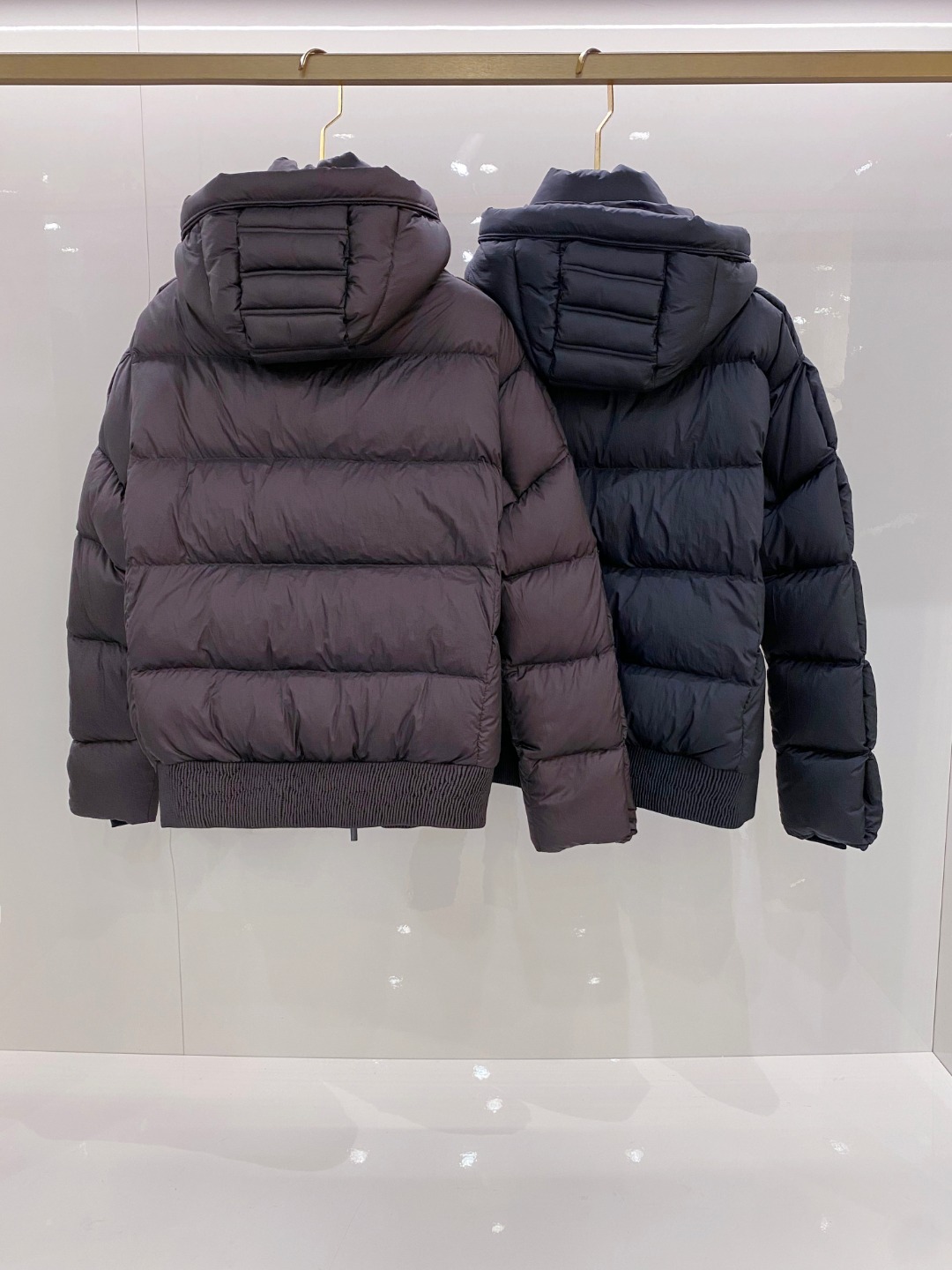 Dior 迪奥 🆕🆕🆕25年冬季最新羽绒服立体剪裁廓形版型上身显瘦帅气！胸前小logo设计、时尚感极强。