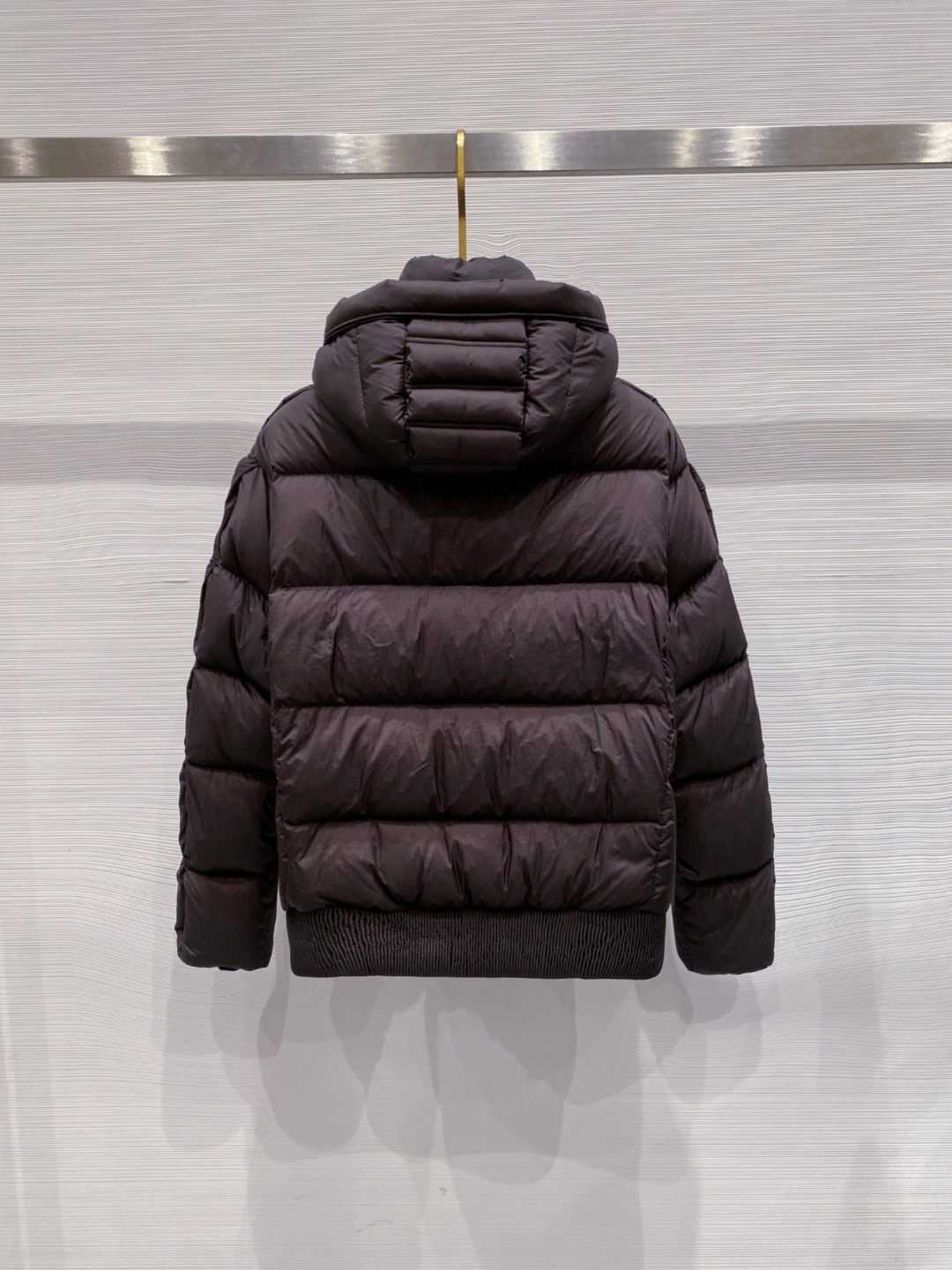 Dior 迪奥 🆕🆕🆕25年冬季最新羽绒服立体剪裁廓形版型上身显瘦帅气！胸前小logo设计、时尚感极强。