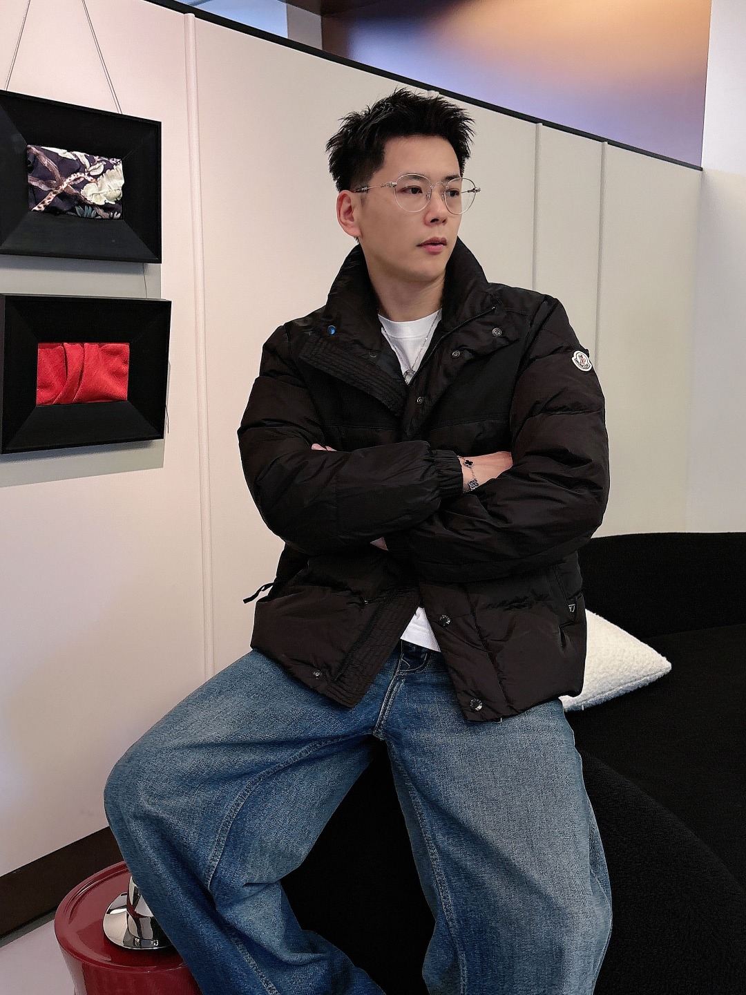 NO:624597,Moncler Meng Mouth Exclusive hot style 2025 autumn and winter new down jacket Original 1:1 customized hardware accessories are all imported and original customization Welcome to compare at the counter Absolutely high quality Use top 90 white duck down Super soft Filled with fluffy and full feathers Super heavy fabric workmanship and perfect fit Pay attention to the fabric is super comfortable Exclusive model Non-market goods Same style for men and women Size M-3XL,,Moncler,down jacket,alexander wang19860909Moncler 蒙口 独家爆款2025秋冬新款羽绒服 原版1:1订制五金配件全进口原版定制 欢迎专柜对比 绝对的高品质 采用顶级90白鸭绒 超柔软 充羽量蓬松饱满 超级重面料做工杠杠的版型完美 注意面料超舒服 独家款 非市场货 男女同款 码数M-3XL,,Moncler,down jacket,alexander wang,Men's clothing