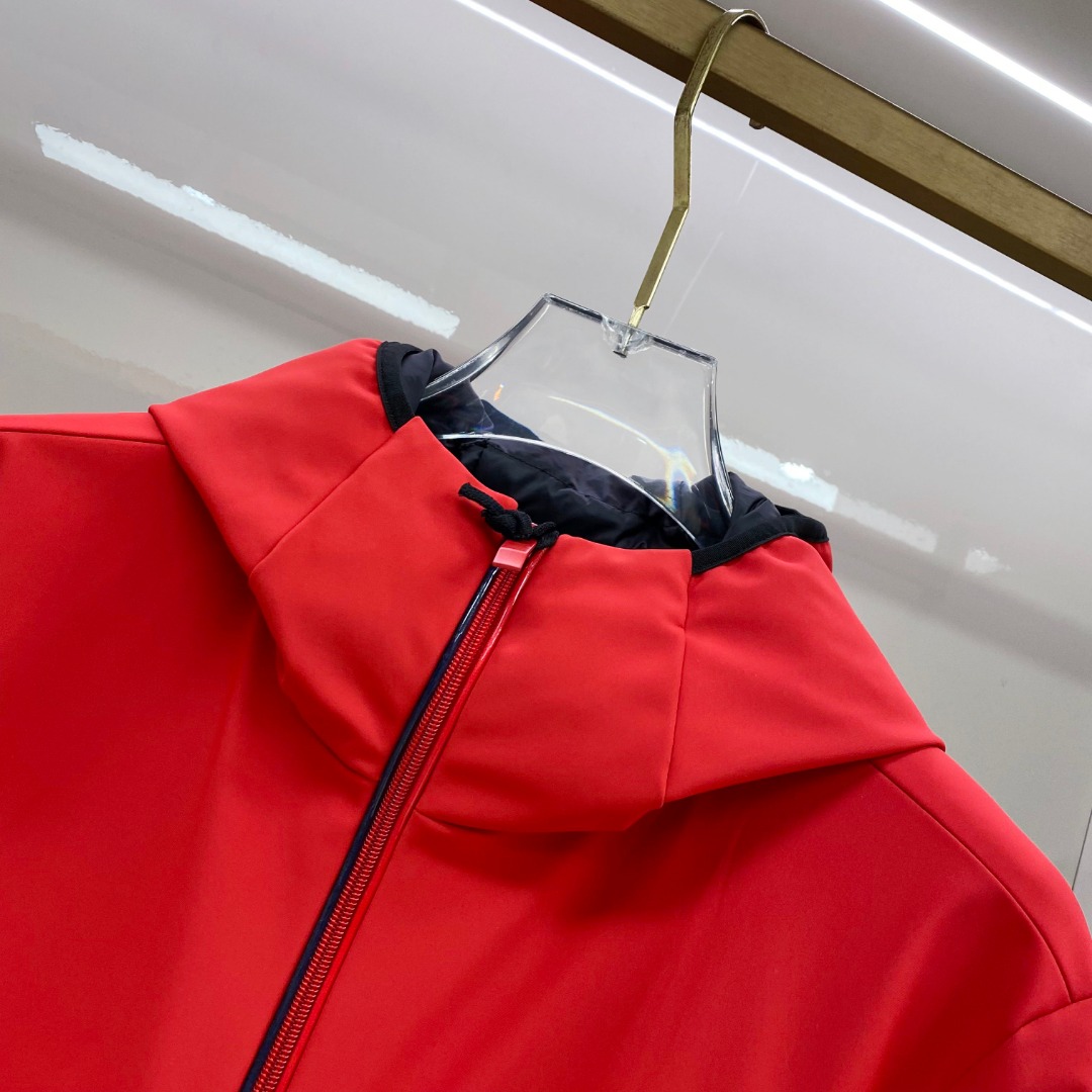 特级羽绒⬆️Moncler Batisse男士连帽短款羽绒夹克外套.原版购入开发,鹅绒填充.条码款号齐全