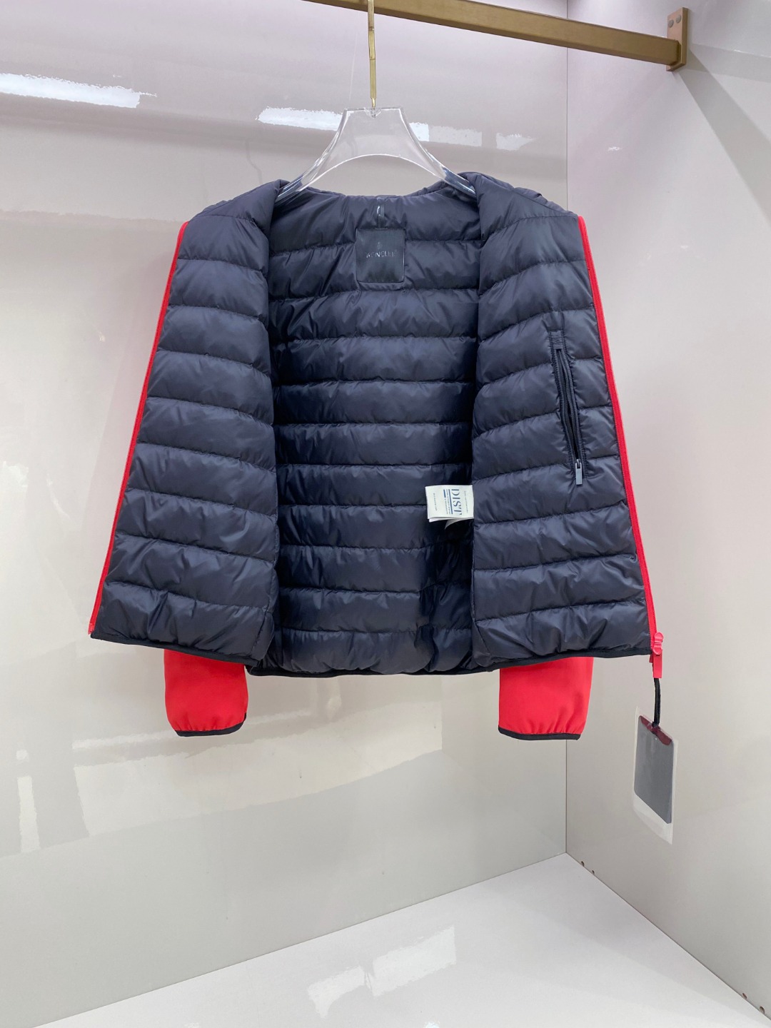 特级羽绒⬆️Moncler Batisse男士连帽短款羽绒夹克外套.原版购入开发,鹅绒填充.条码款号齐全