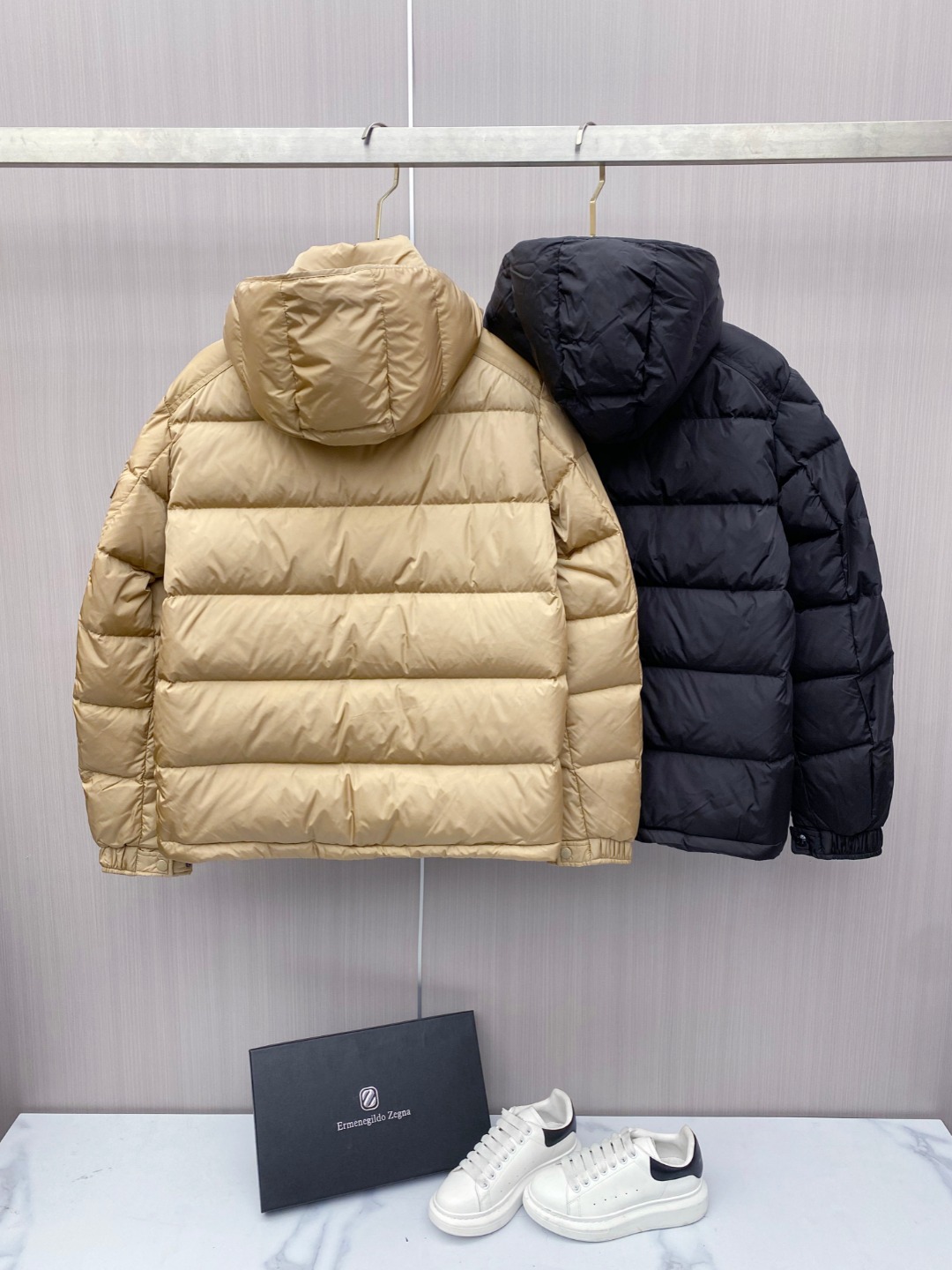 特级羽绒⬆️Moncler王牌经典,全新上市.Maya(全新科技尼龙)男士哑光短款羽绒夹克外套.限定卡其色. ⚠️独家原