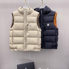 Moncler 蒙口羽绒 NEW# FW秋冬新款# 🔥爆款出货#Mon饱满羽绒马甲# 定制级别外料,甄选viscose Moncler 蒙口羽绒 NEW# FW秋冬新款# 🔥爆款出货#Mon饱满羽绒马甲# 定制级别外料,甄选viscose
