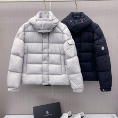 特级羽绒⬆️Moncler蒙口 【新品】Maya 70 (Vezere哑光雾面maya升级版)冬季羽绒服夹克外套.珍珠灰 特级羽绒⬆️Moncler蒙口 【新品】Maya 70 (Vezere哑光雾面maya升级版)冬季羽绒服夹克外套.珍珠灰