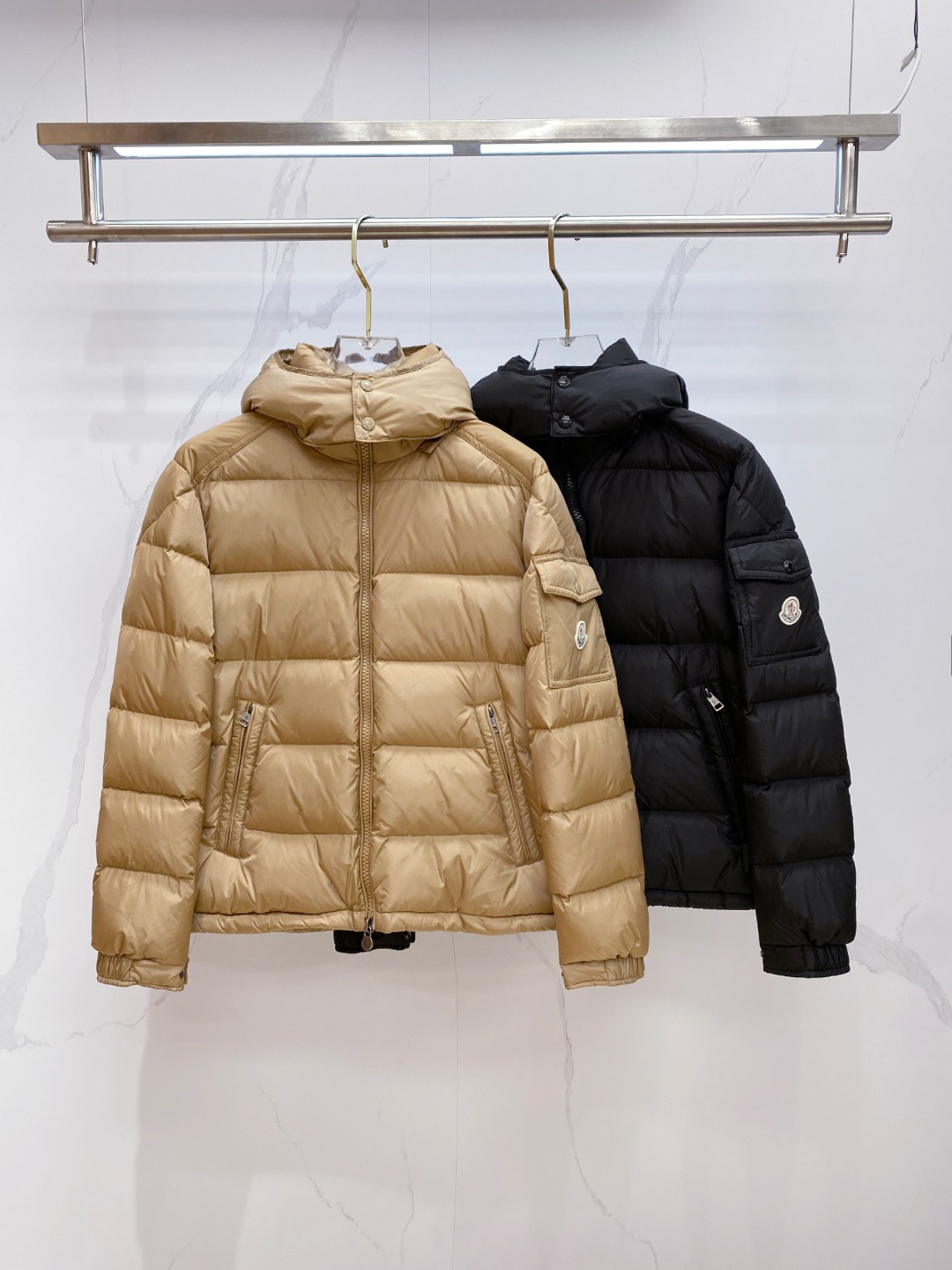 特级羽绒⬆️Moncler王牌经典,2025全新上市.Maya(全新科技尼龙)男士哑光短款羽绒夹克外套.