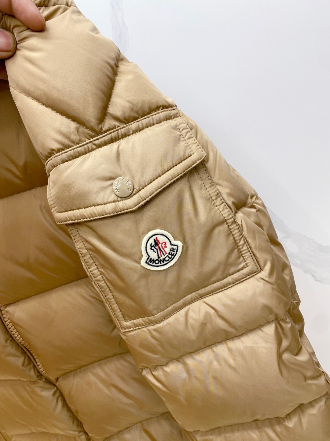 特级羽绒⬆️Moncler王牌经典,2025全新上市.Maya(全新科技尼龙)男士哑光短款羽绒夹克外套.
