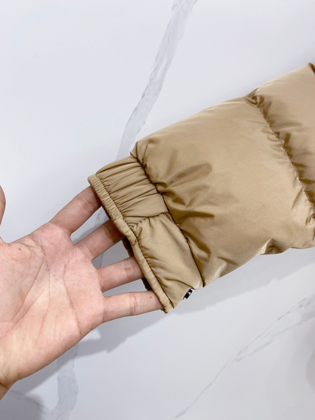 特级羽绒⬆️Moncler王牌经典,2025全新上市.Maya(全新科技尼龙)男士哑光短款羽绒夹克外套.