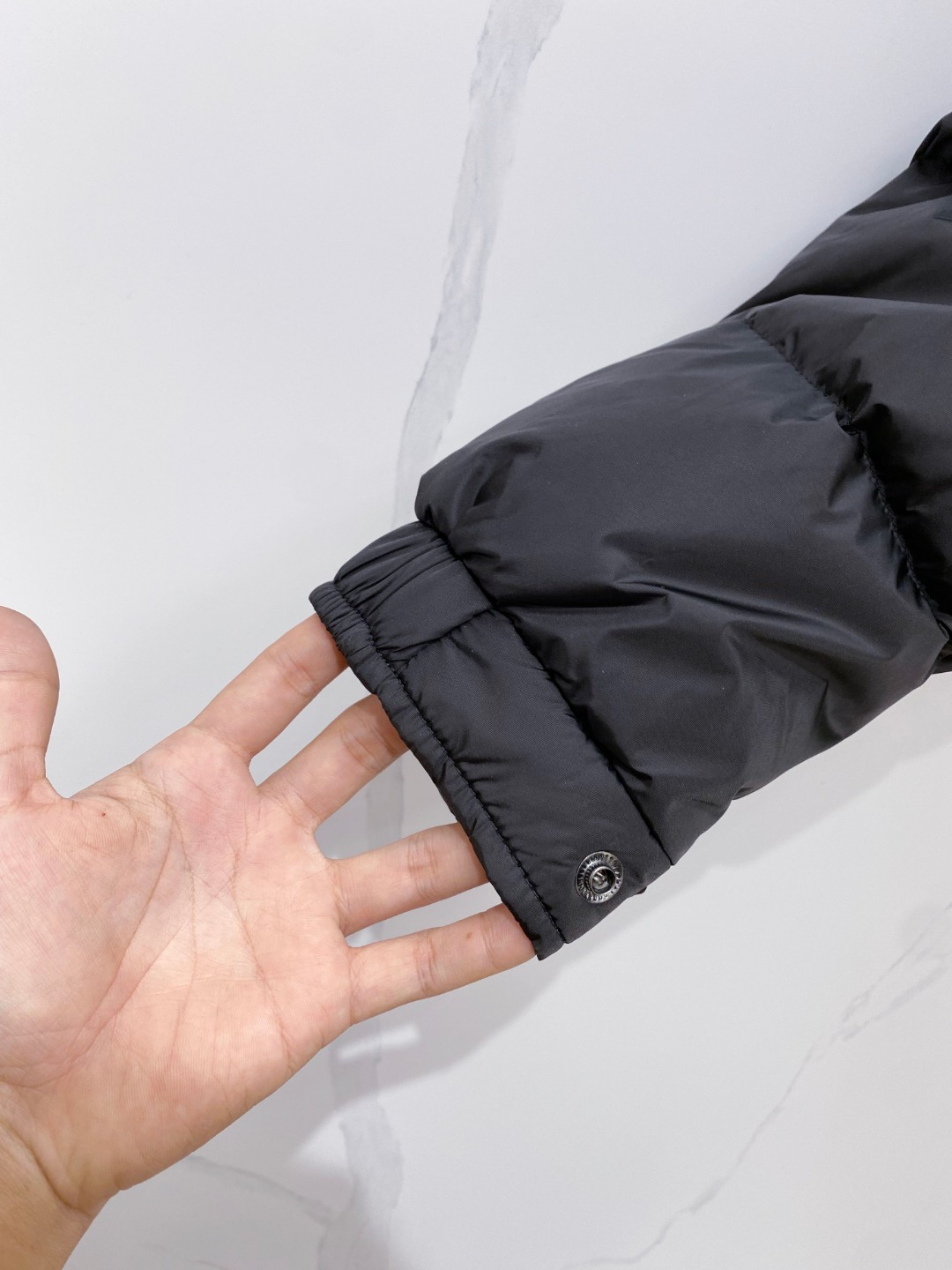 特级羽绒⬆️Moncler王牌经典,2025全新上市.Maya(全新科技尼龙)男士哑光短款羽绒夹克外套.