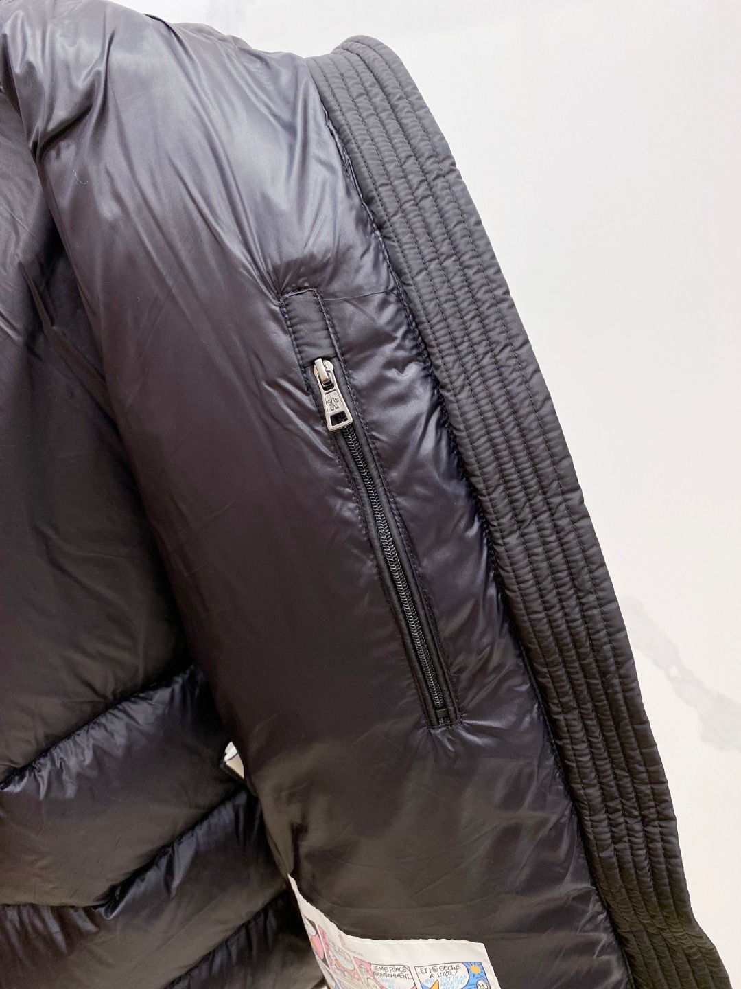 特级羽绒⬆️Moncler王牌经典,2025全新上市.Maya(全新科技尼龙)男士哑光短款羽绒夹克外套.