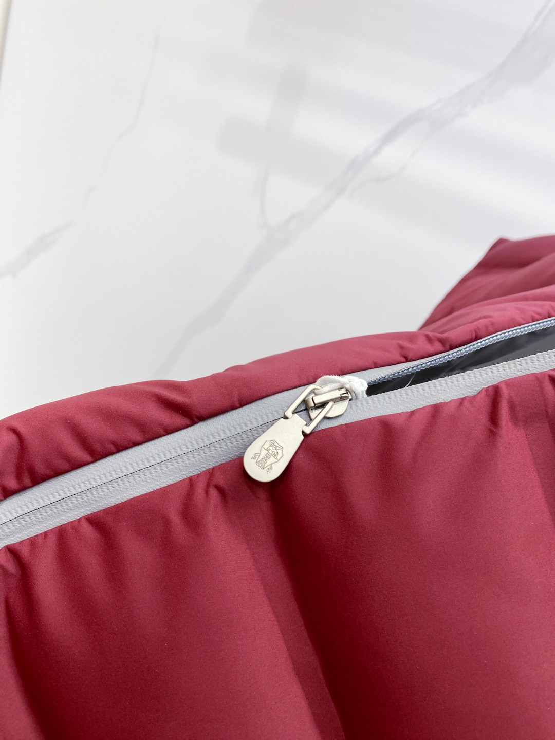 25秋冬新品发布，BC新款羽绒马甲出货，帽子可完全拆卸成立领，所有面料及辅料原版开模订制，质感超强，码数