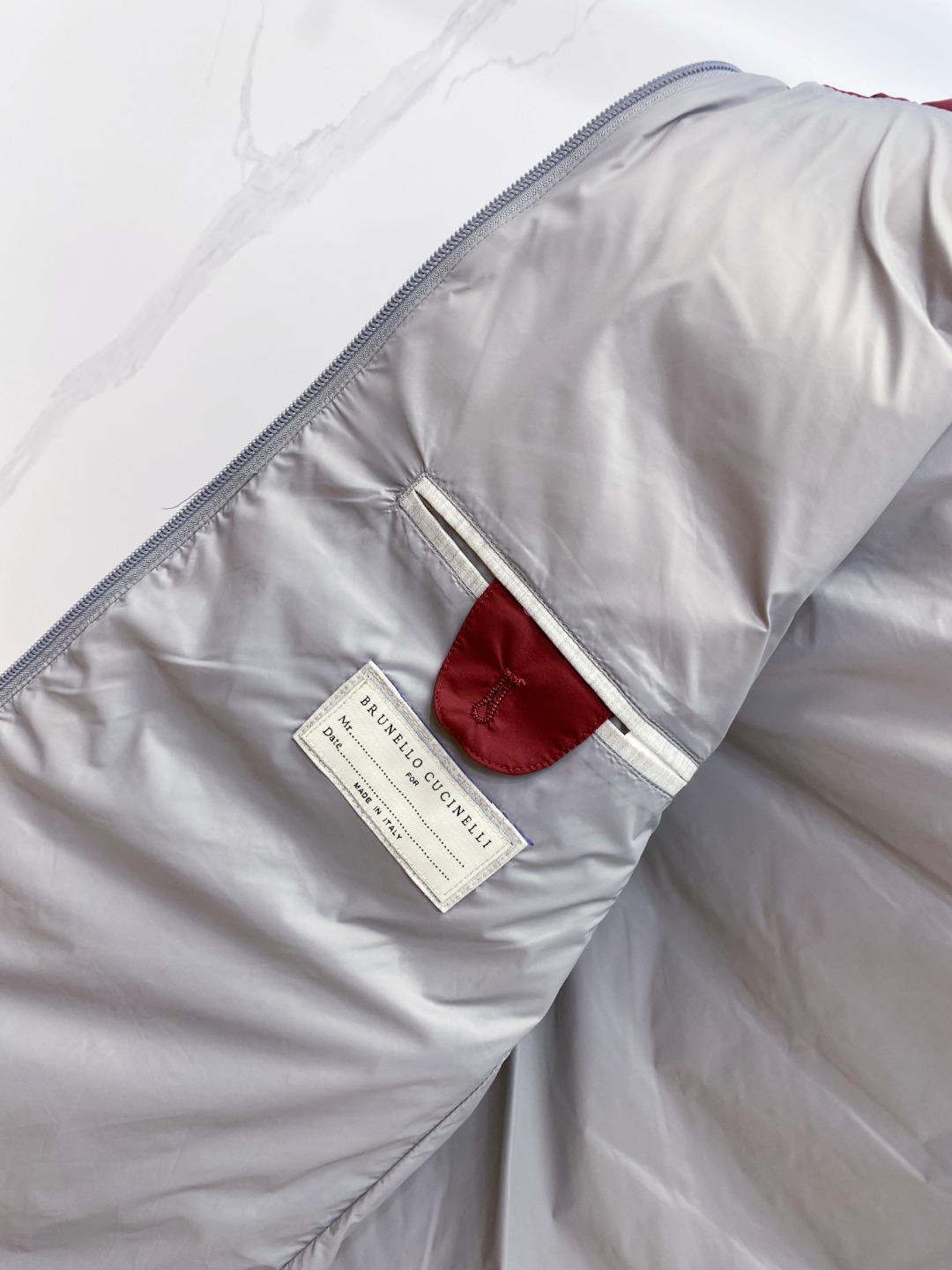 25秋冬新品发布，BC新款羽绒马甲出货，帽子可完全拆卸成立领，所有面料及辅料原版开模订制，质感超强，码数