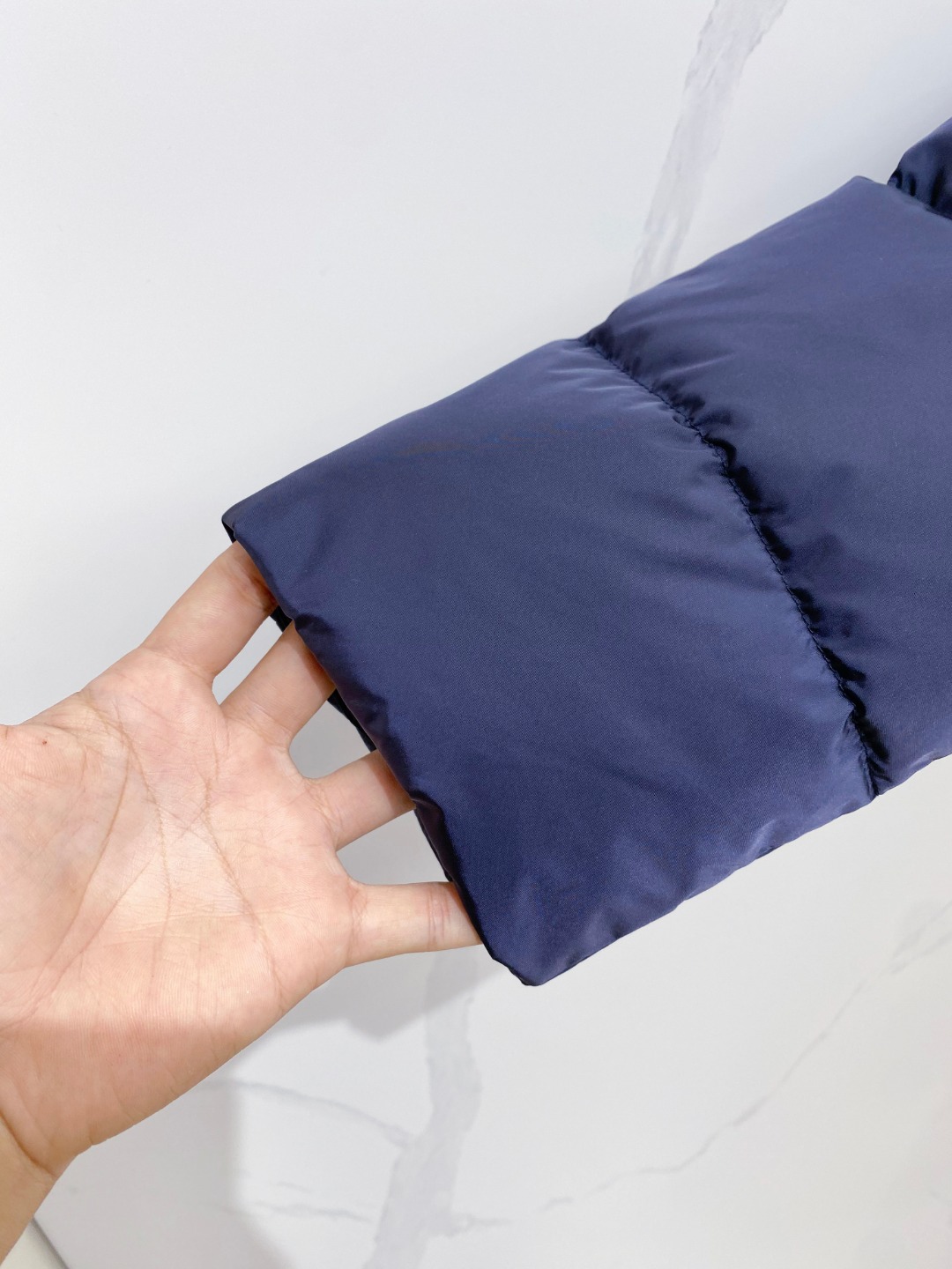 Prada 普拉达2025秋冬专柜同步新品发布，最新款羽绒服出货，全部原版购入，今年最新色，无论面料和辅