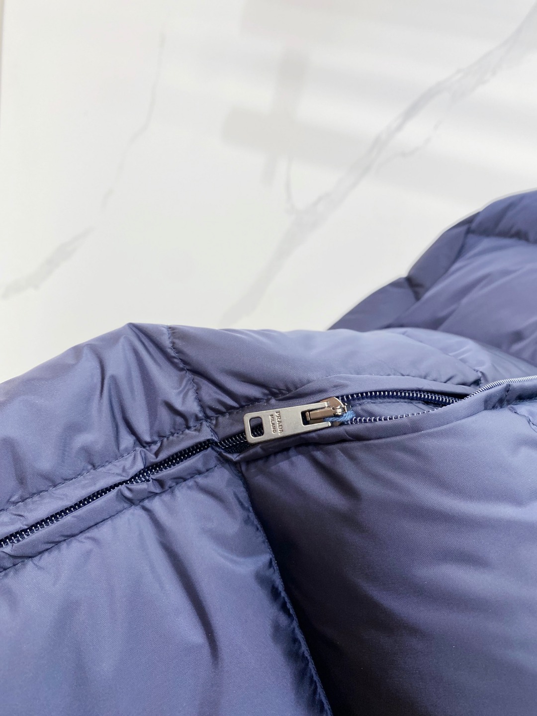 Prada 普拉达2025秋冬专柜同步新品发布，最新款羽绒服出货，全部原版购入，今年最新色，无论面料和辅