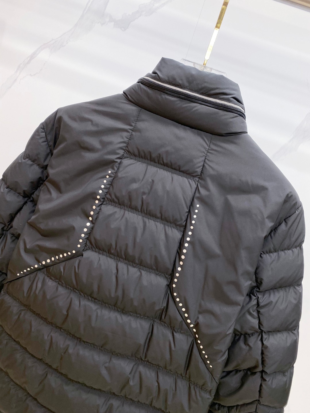 Armani 阿玛尼 2025秋冬专柜同步新品发布，最新款立领羽绒服出货，全部原版购入，无论面料和辅料，