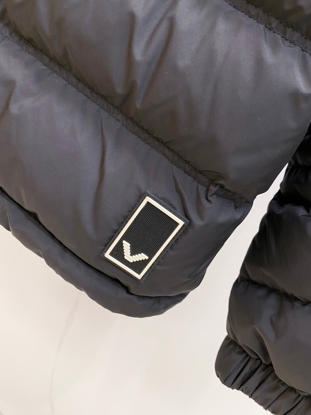 Armani 阿玛尼 2025秋冬专柜同步新品发布，最新款立领羽绒服出货，全部原版购入，无论面料和辅料，