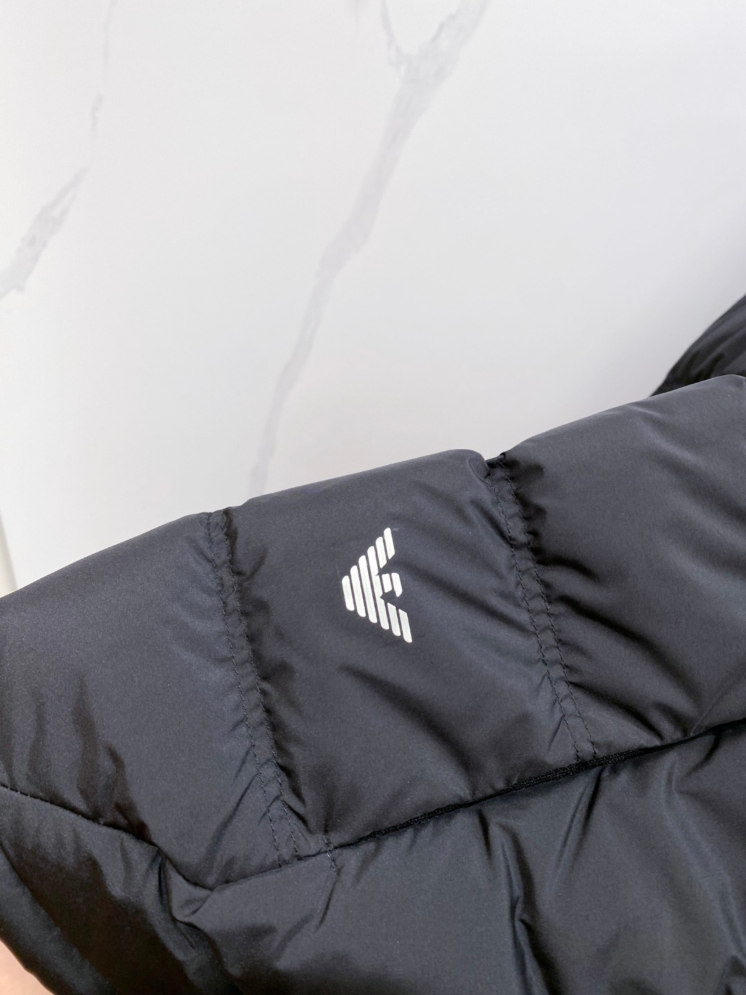 Armani 阿玛尼 2025秋冬专柜同步新品发布，最新款立领羽绒服出货，全部原版购入，无论面料和辅料，