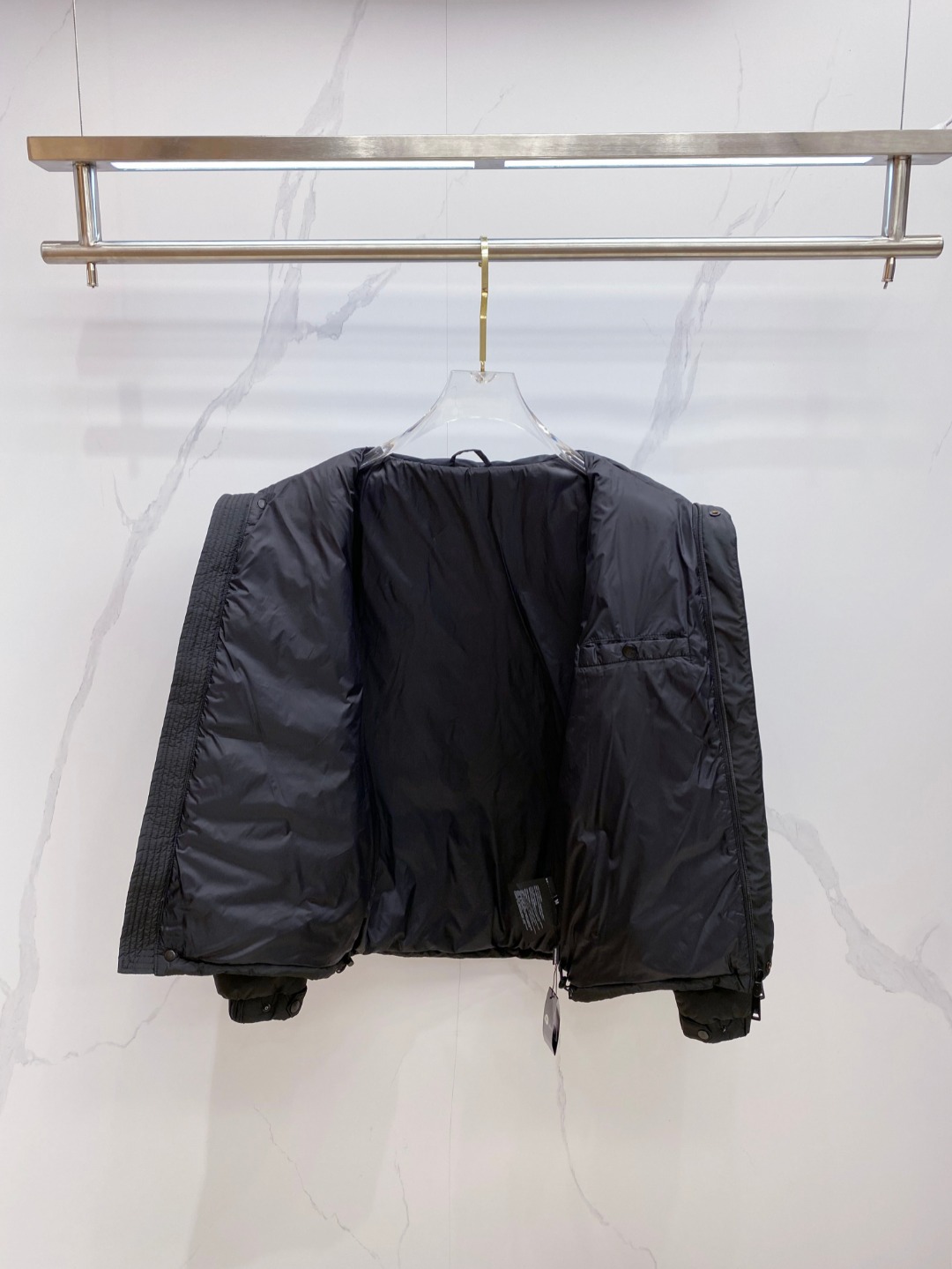 Armani 阿玛尼 2025秋冬专柜同步新品发布，最新款立领羽绒服出货，全部原版购入，无论面料和辅料，