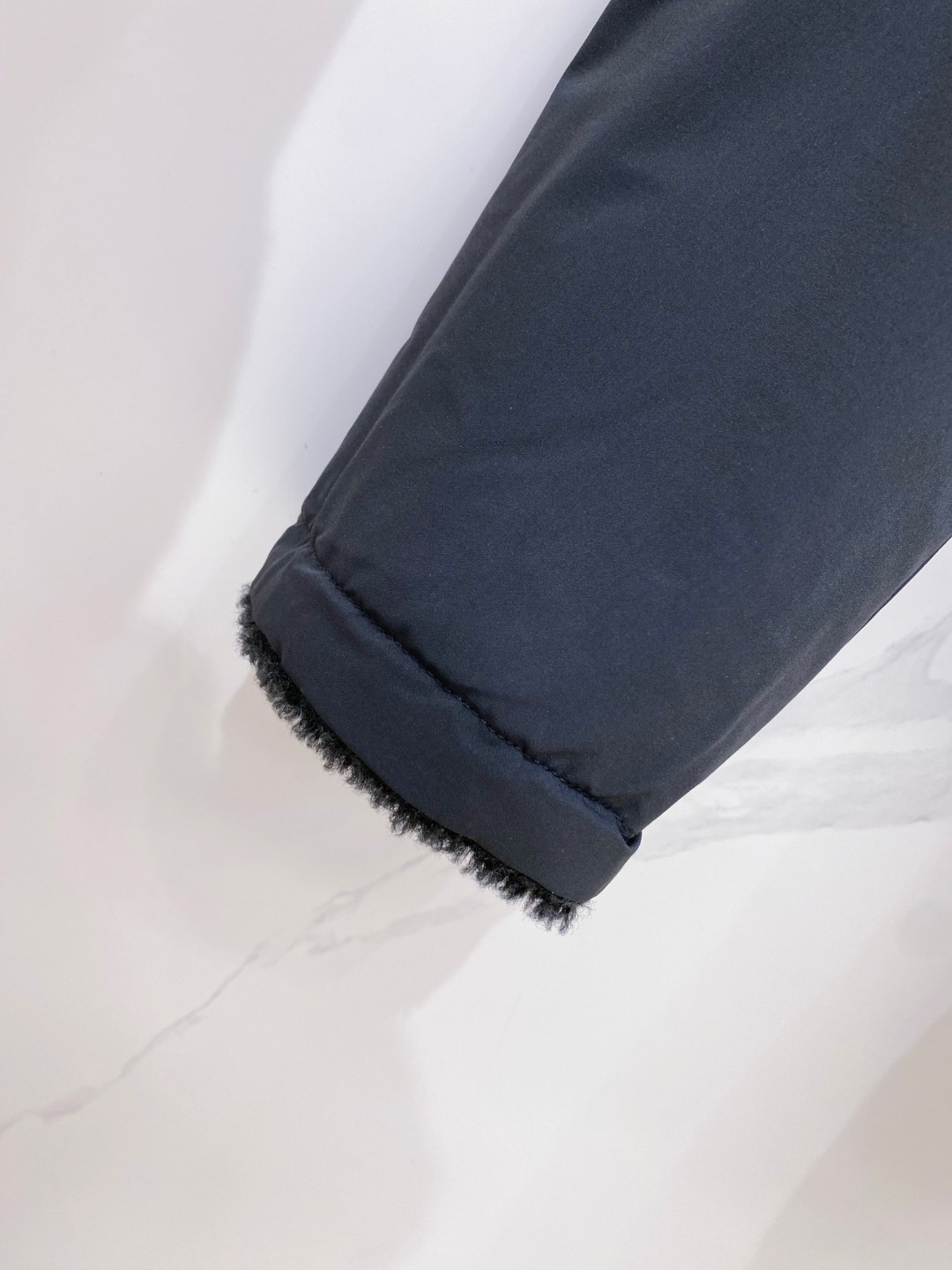 🆕🆕🆕MONCLER 蒙口 25年秋冬新款摇粒绒双面穿外套立领摇粒绒保暖外套，袖子线条拼接设计，看似简单