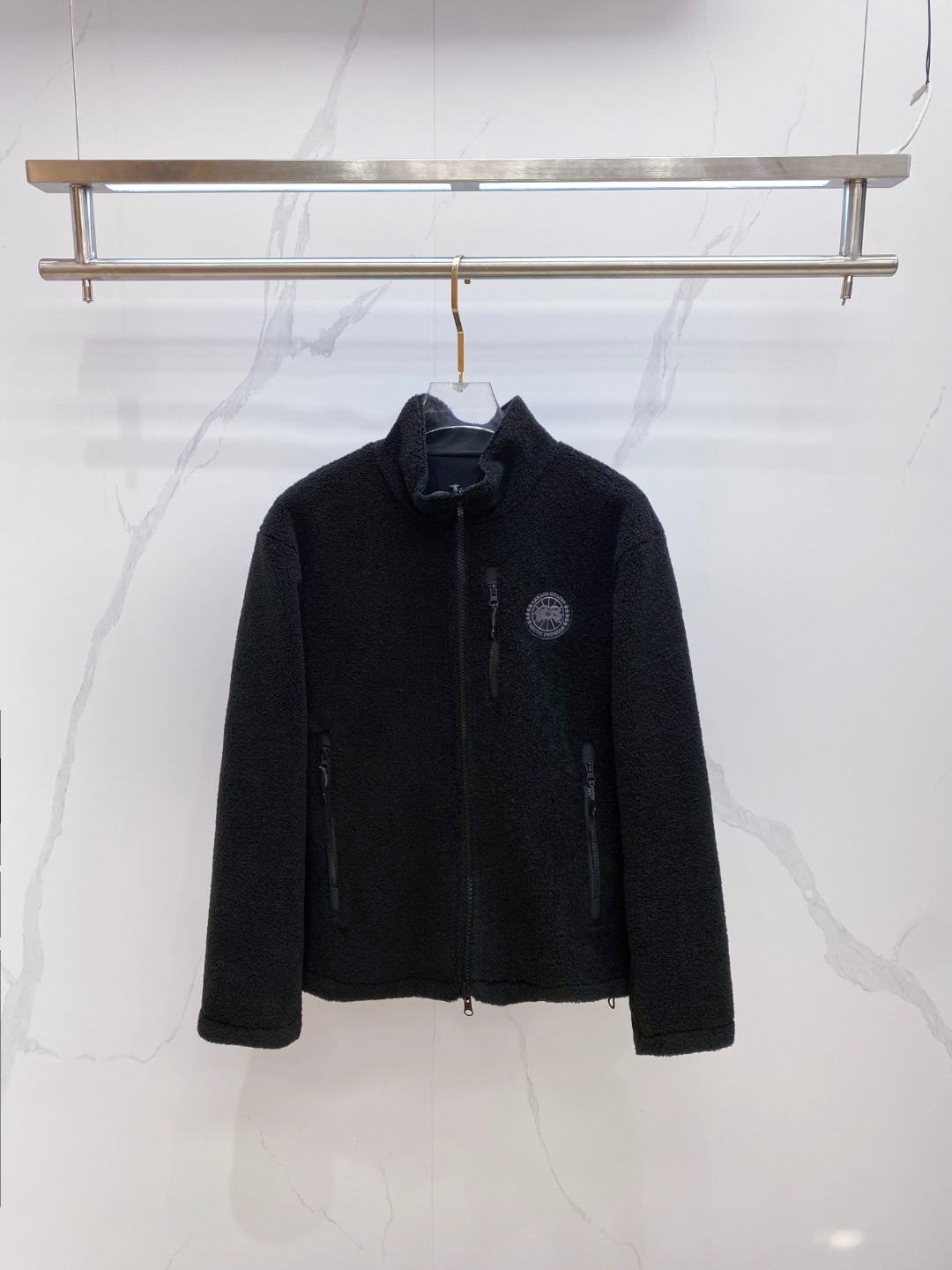 🆕🆕🆕MONCLER 蒙口 25年秋冬新款摇粒绒双面穿外套立领摇粒绒保暖外套，袖子线条拼接设计，看似简单