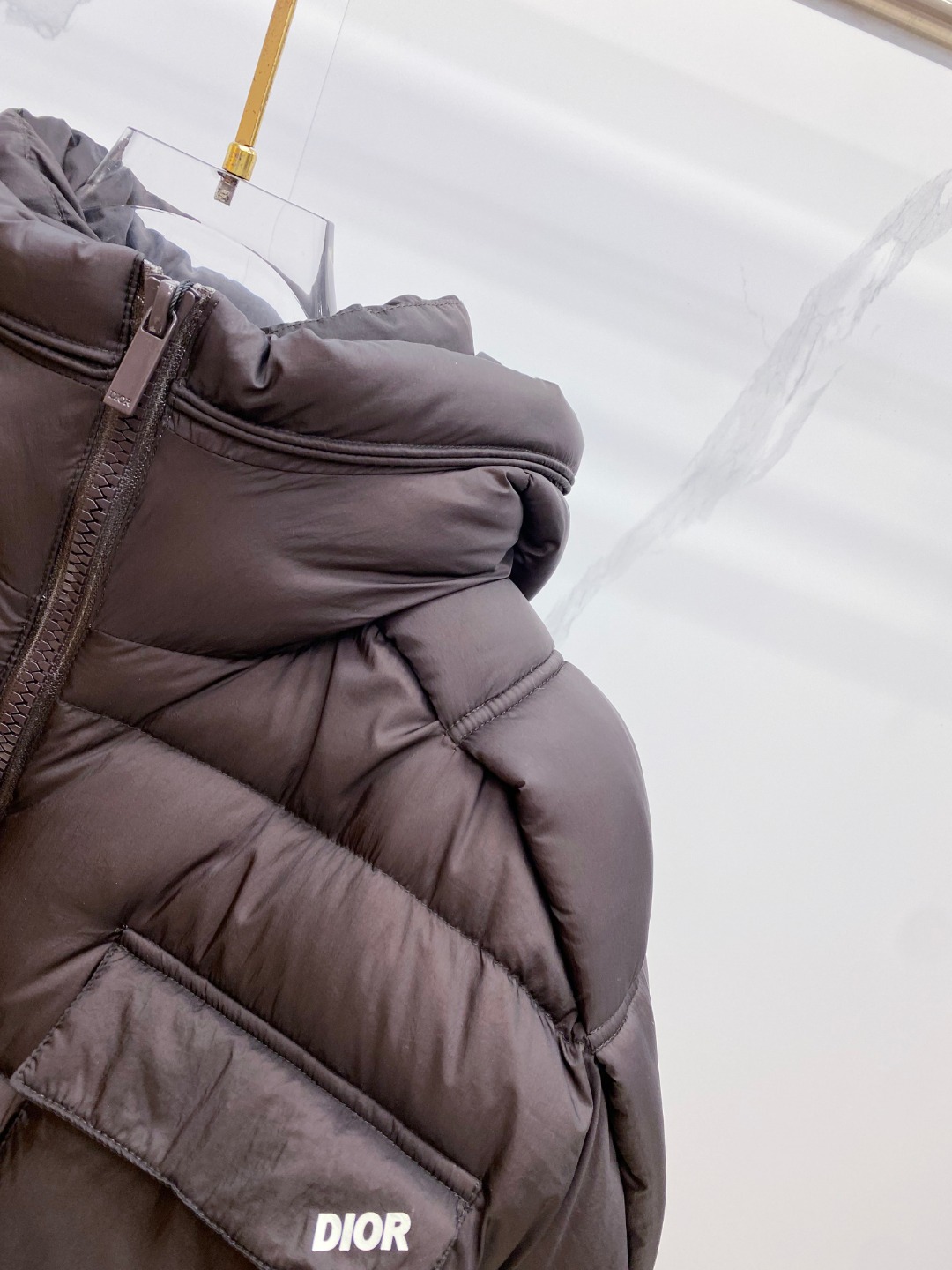 Dior 迪奥 🆕🆕🆕25年冬季最新羽绒服立体剪裁廓形版型上身显瘦帅气！胸前小logo设计、时尚感极强。