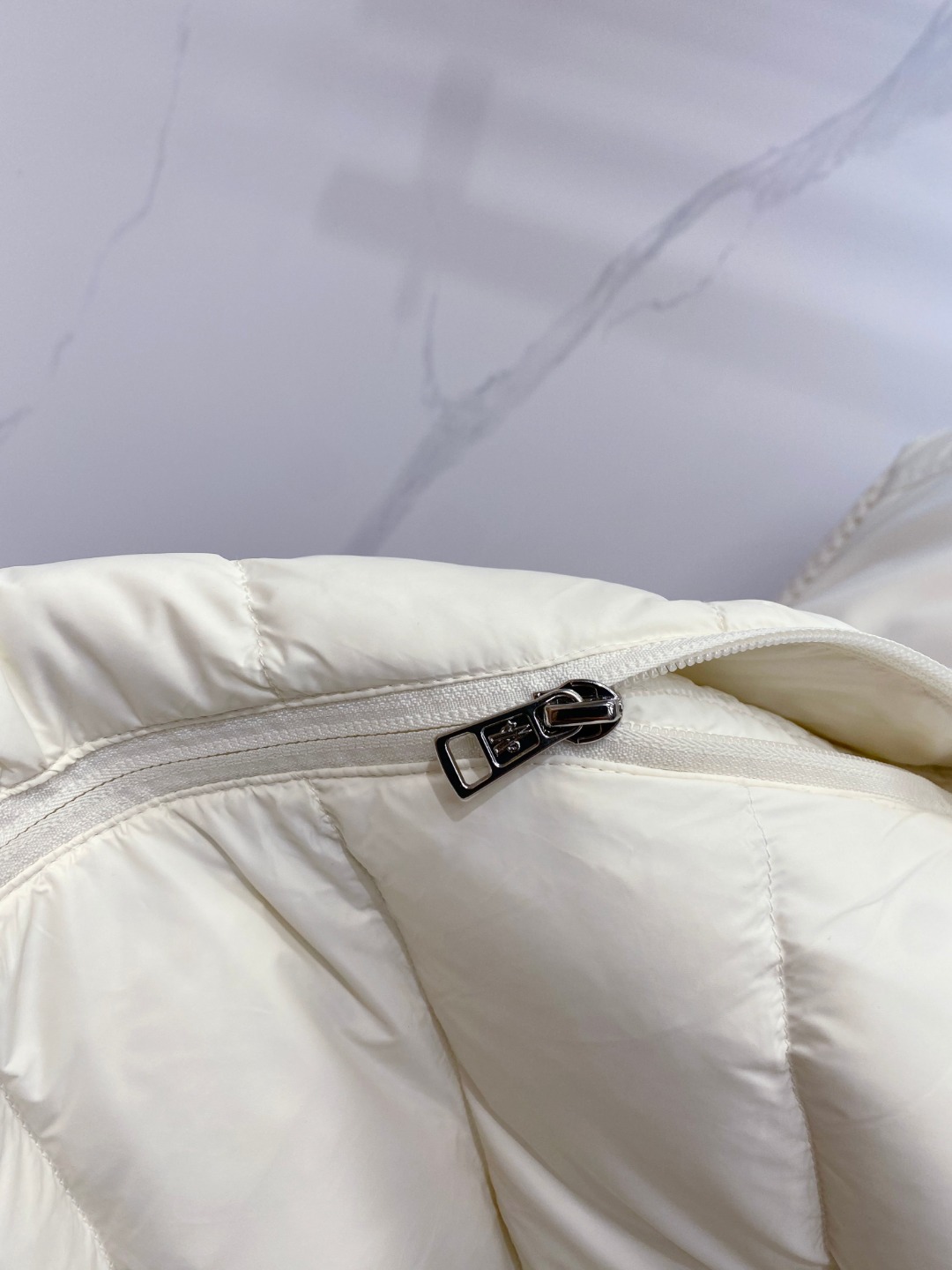 Moncler 蒙口 2025年秋冬新款羽绒服，针织连帽拼接羽绒服采用新国标95白鸭绒，秋冬新品内搭神器