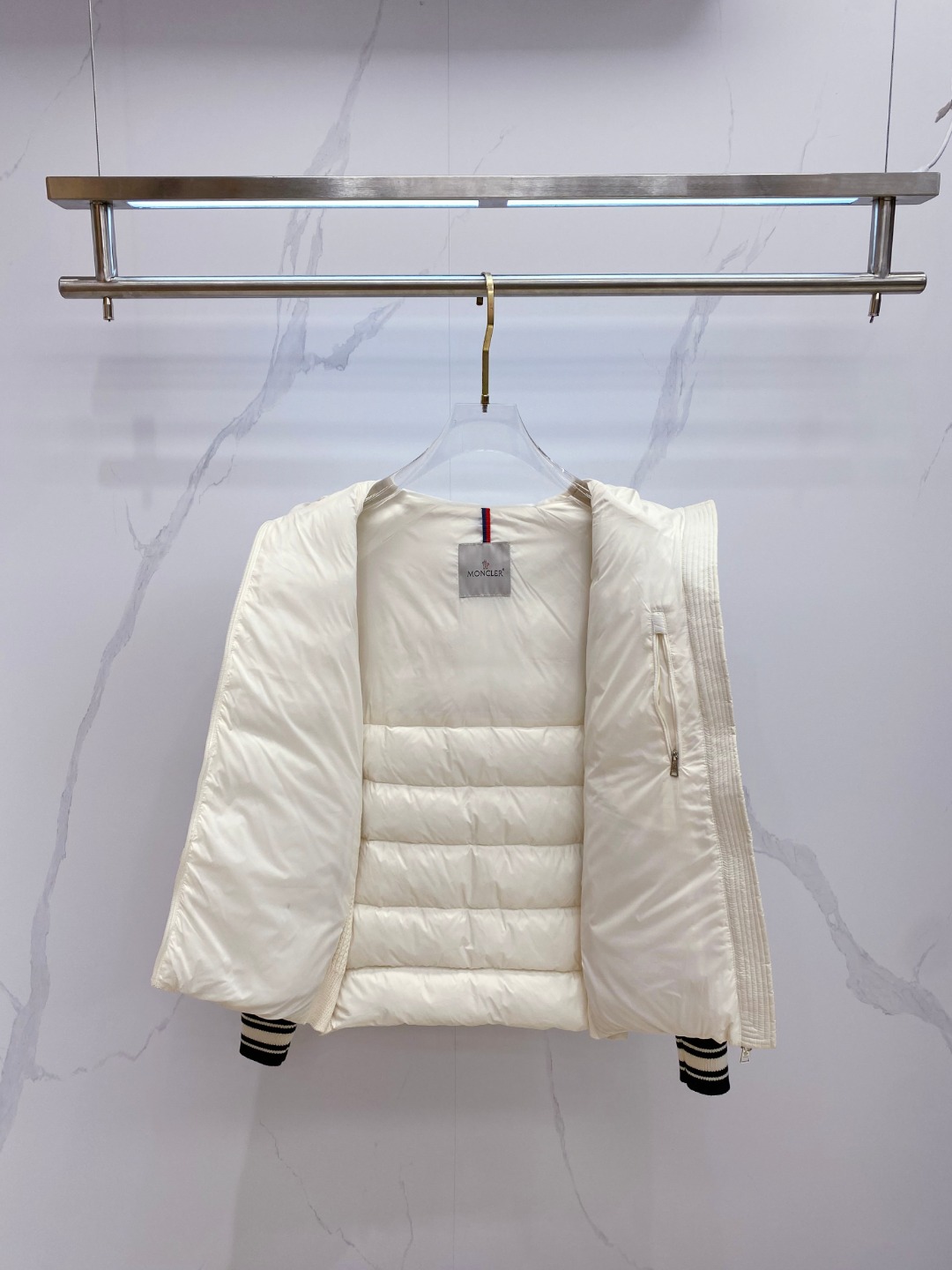 Moncler 蒙口 2025年秋冬新款羽绒服，针织连帽拼接羽绒服采用新国标95白鸭绒，秋冬新品内搭神器