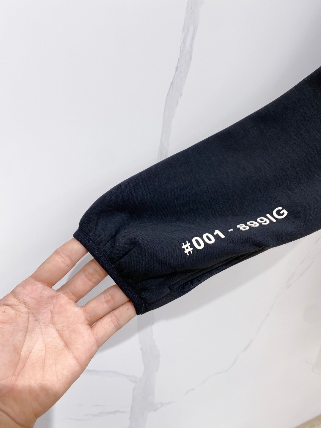 Moncler 蒙口 FW2025新款连帽拼羽绒夹克外套。经典款，一件难求。采用原版定制面料，正身充90