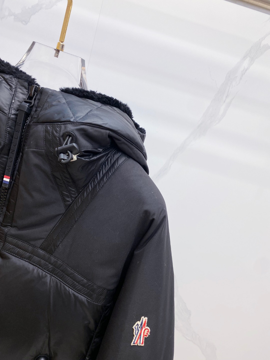 特级羽绒⬆️ Moncler Grenoble男士Morgins羊毛皮拼接里羽绒服.高端单品.原版购入开