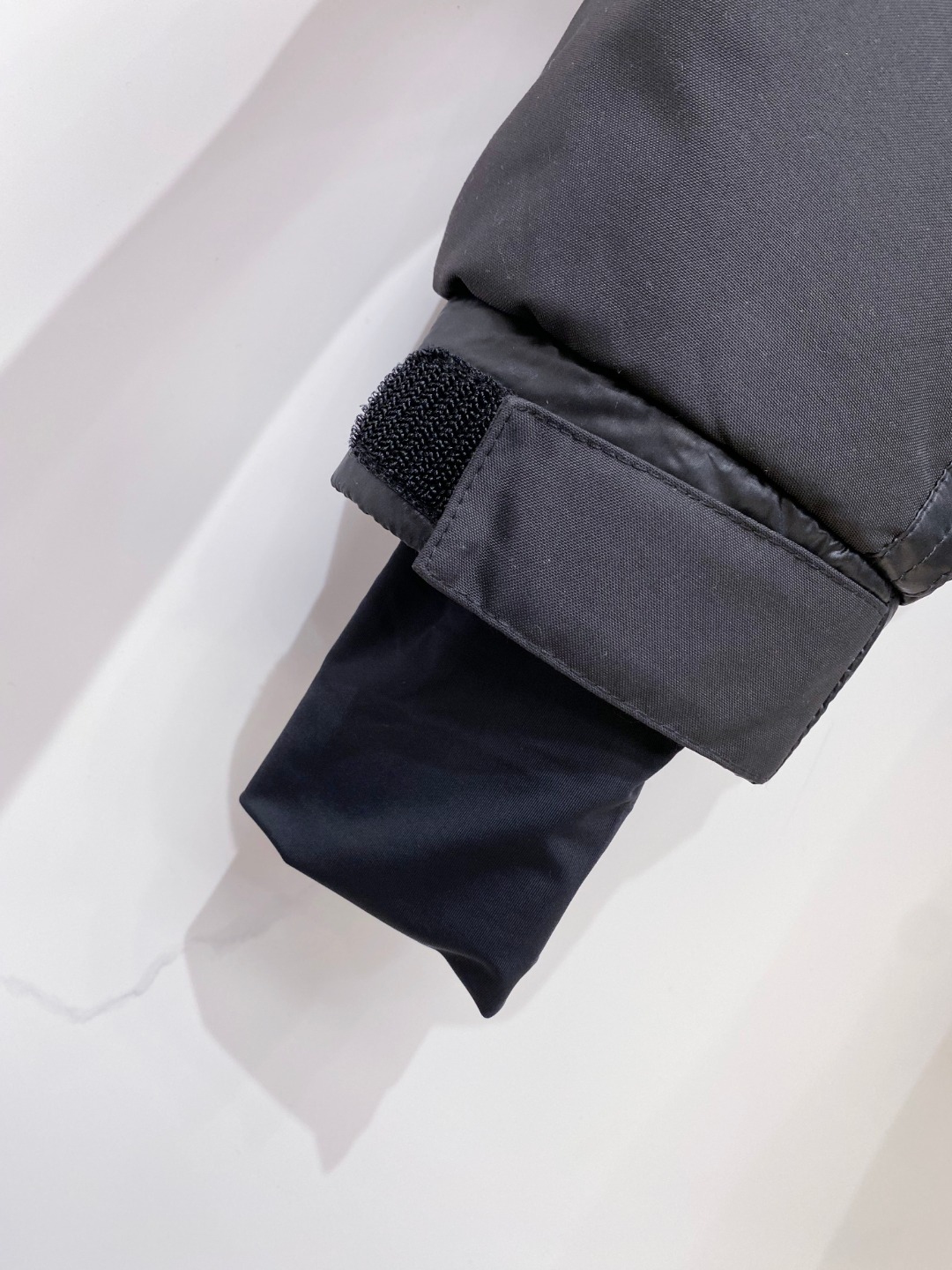 特级羽绒⬆️ Moncler Grenoble男士Morgins羊毛皮拼接里羽绒服.高端单品.原版购入开