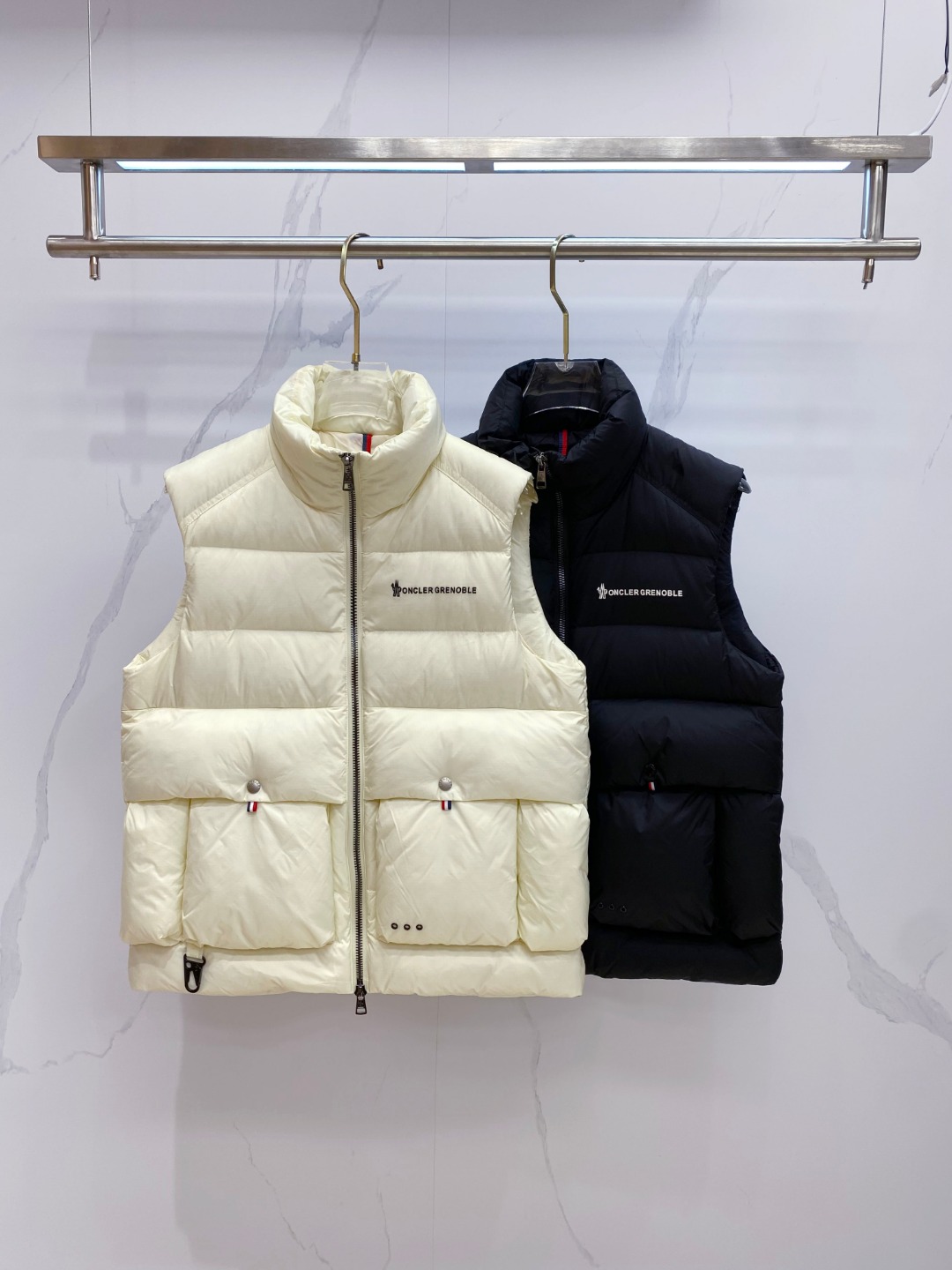 Moncler 蒙口🆕🆕🆕25年冬季新款羽绒马甲立领羽绒马甲，原版订制五金配件，采用顶级90白鸭绒超柔软