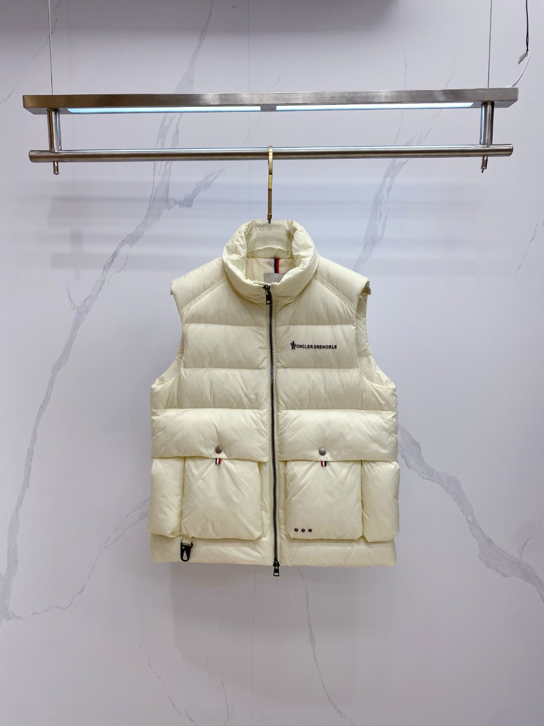 Moncler 蒙口🆕🆕🆕25年冬季新款羽绒马甲立领羽绒马甲，原版订制五金配件，采用顶级90白鸭绒超柔软