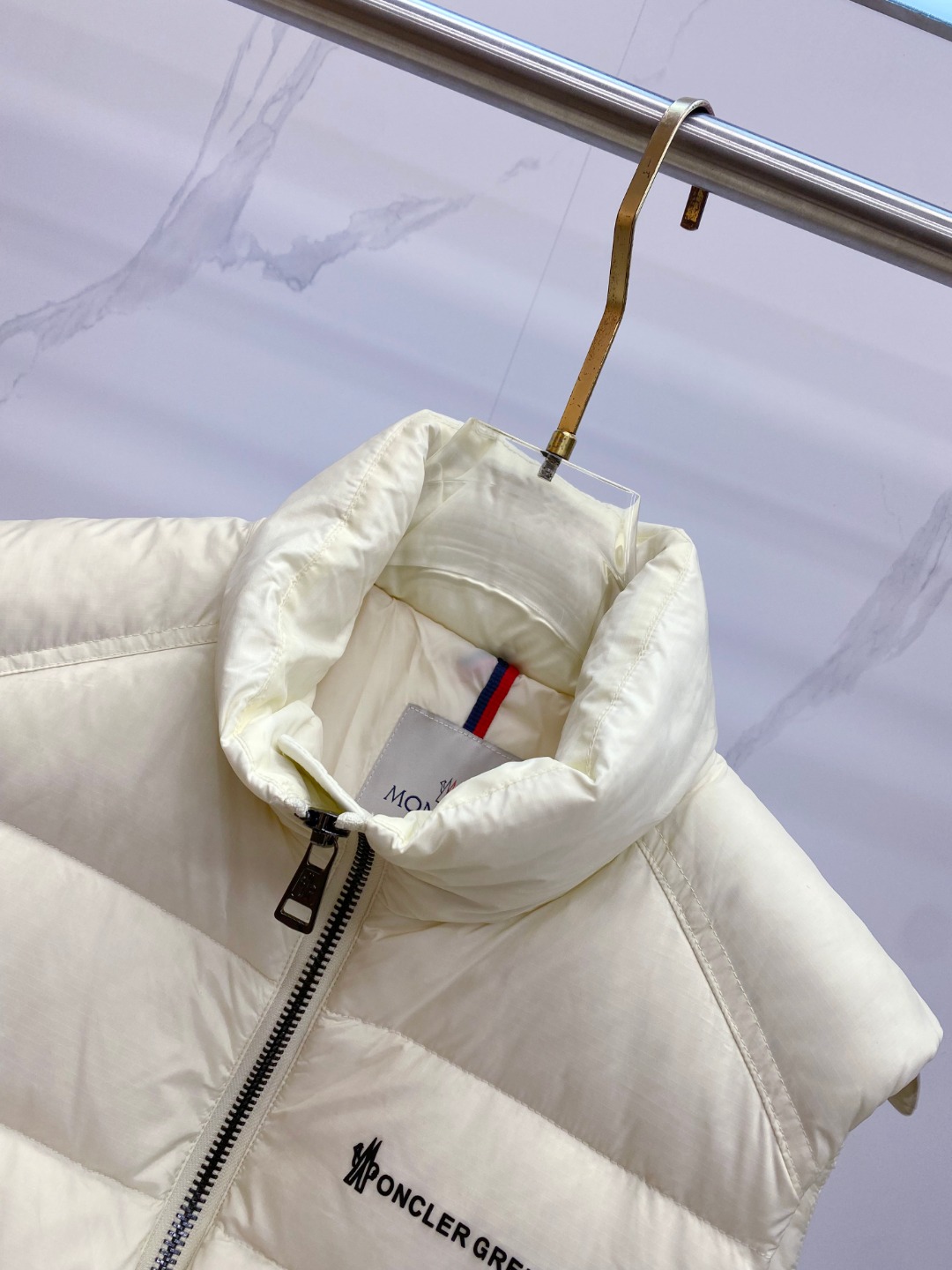 Moncler 蒙口🆕🆕🆕25年冬季新款羽绒马甲立领羽绒马甲，原版订制五金配件，采用顶级90白鸭绒超柔软