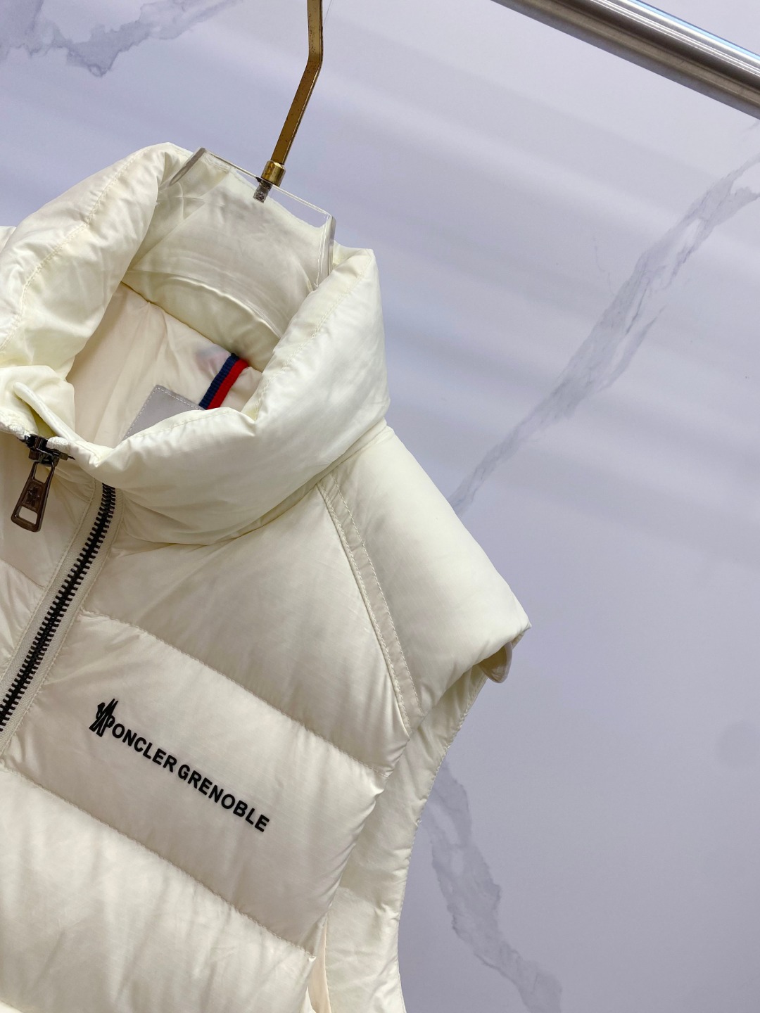 Moncler 蒙口🆕🆕🆕25年冬季新款羽绒马甲立领羽绒马甲，原版订制五金配件，采用顶级90白鸭绒超柔软