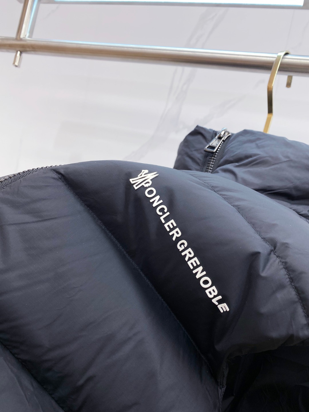 Moncler 蒙口🆕🆕🆕25年冬季新款羽绒马甲立领羽绒马甲，原版订制五金配件，采用顶级90白鸭绒超柔软