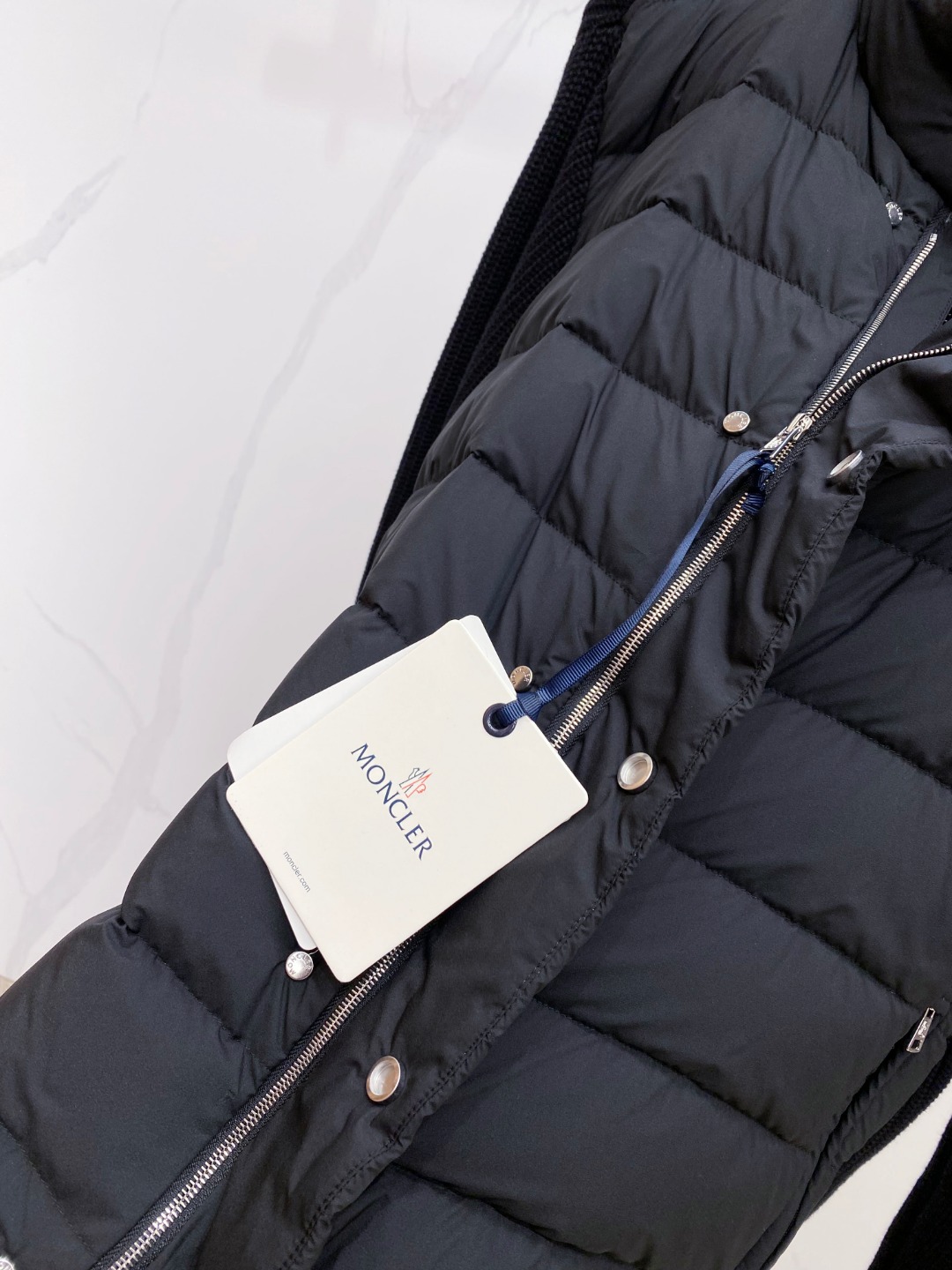 Moncler 蒙口 2025年秋冬新款羽绒服，针织拼接羽绒服采用新国标95白鸭绒，秋冬新品内搭神器！在