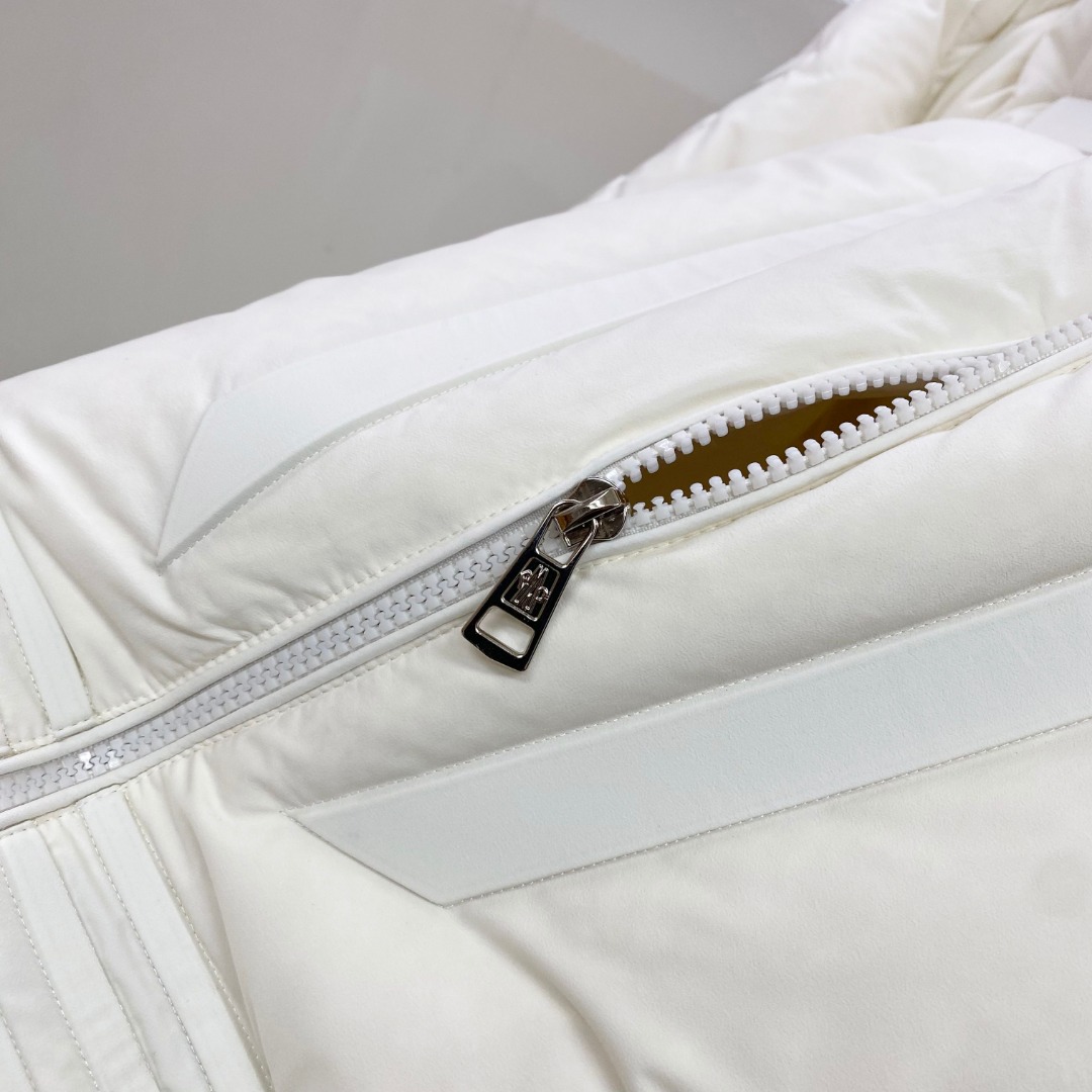 特级羽绒⬆️Moncler Matt Black3144欧洲限定款.2025全新重工机甲风异型裁剪立领羽