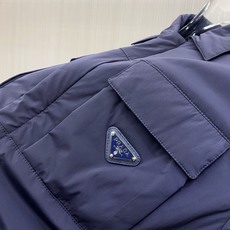 2026秋冬新款棉服冲锋衣,配备原版五金,选用G‑TEX功能性面料,拥有优秀的防风防水表现。压胶密封口袋,帽口支持调节, 2026秋冬新款棉服冲锋衣,配备原版五金,选用G‑TEX功能性面料,拥有优秀的防风防水表现。压胶密封口袋,帽口支持调节,