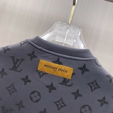 2026ss早秋最新款休闲打底 高端品质 版型面料五金都是专柜1:1定制 面料是用的100%液氨空气层棉面料 身上帅气有 2026ss早秋最新款休闲打底 高端品质 版型面料五金都是专柜1:1定制 面料是用的100%液氨空气层棉面料 身上帅气有