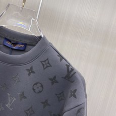 2026ss早秋最新款休闲打底 高端品质 版型面料五金都是专柜1:1定制 面料是用的100%液氨空气层棉面料 身上帅气有 2026ss早秋最新款休闲打底 高端品质 版型面料五金都是专柜1:1定制 面料是用的100%液氨空气层棉面料 身上帅气有