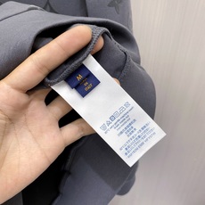 2026ss早秋最新款休闲打底 高端品质 版型面料五金都是专柜1:1定制 面料是用的100%液氨空气层棉面料 身上帅气有 2026ss早秋最新款休闲打底 高端品质 版型面料五金都是专柜1:1定制 面料是用的100%液氨空气层棉面料 身上帅气有