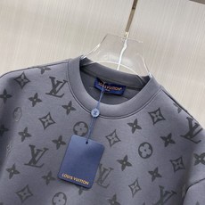 2026ss早秋最新款休闲打底 高端品质 版型面料五金都是专柜1:1定制 面料是用的100%液氨空气层棉面料 身上帅气有 2026ss早秋最新款休闲打底 高端品质 版型面料五金都是专柜1:1定制 面料是用的100%液氨空气层棉面料 身上帅气有