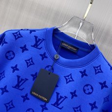 2026ss早秋最新款休闲打底 高端品质 版型面料五金都是专柜1:1定制 面料是用的100%液氨空气层棉面料 身上帅气有 2026ss早秋最新款休闲打底 高端品质 版型面料五金都是专柜1:1定制 面料是用的100%液氨空气层棉面料 身上帅气有