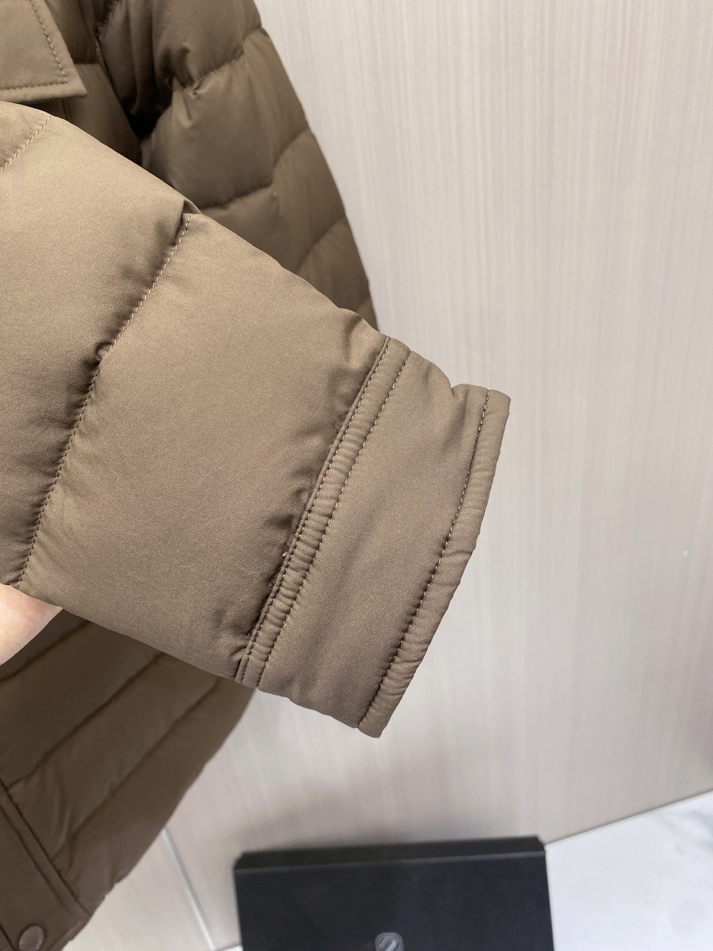 爆款羽绒服 2026新品 新款羽绒服秀场新品,品相非常完美, 内里90%白鹅绒填充,舒适保暖,色泽饱满诱人,非常出彩的设 爆款羽绒服 2026新品 新款羽绒服秀场新品,品相非常完美, 内里90%白鹅绒填充,舒适保暖,色泽饱满诱人,非常出彩的设
