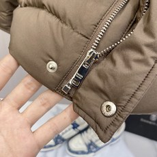 爆款羽绒服 2026新品 新款羽绒服秀场新品,品相非常完美, 内里90%白鹅绒填充,舒适保暖,色泽饱满诱人,非常出彩的设 爆款羽绒服 2026新品 新款羽绒服秀场新品,品相非常完美, 内里90%白鹅绒填充,舒适保暖,色泽饱满诱人,非常出彩的设