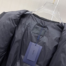 爆款羽绒服 2026新品 新款羽绒服秀场新品,品相非常完美, 内里90%白鹅绒填充,舒适保暖,色泽饱满诱人,非常出彩的设 爆款羽绒服 2026新品 新款羽绒服秀场新品,品相非常完美, 内里90%白鹅绒填充,舒适保暖,色泽饱满诱人,非常出彩的设
