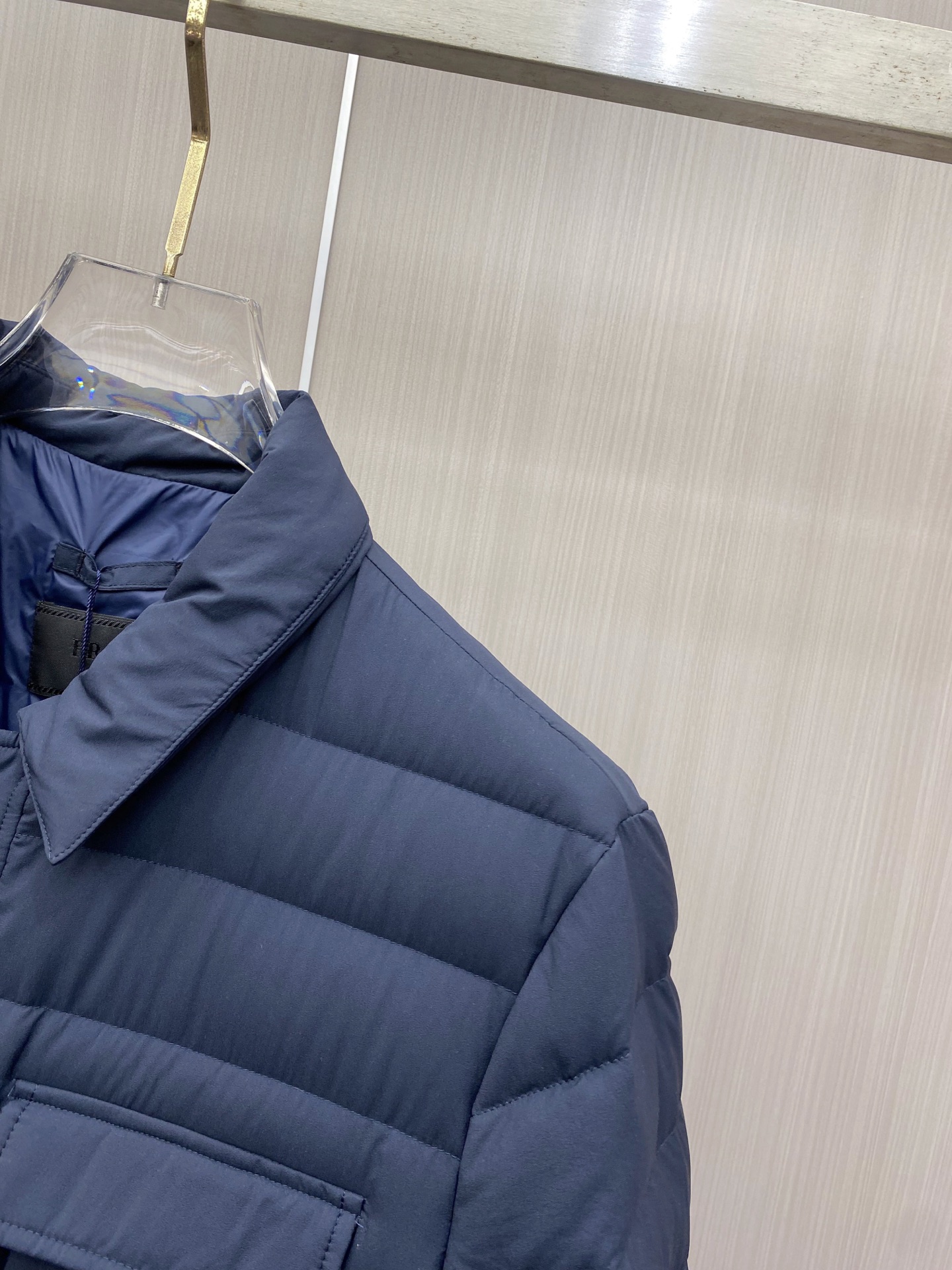 爆款羽绒服 2026新品 新款羽绒服秀场新品,品相非常完美, 内里90%白鹅绒填充,舒适保暖,色泽饱满诱人,非常出彩的设 爆款羽绒服 2026新品 新款羽绒服秀场新品,品相非常完美, 内里90%白鹅绒填充,舒适保暖,色泽饱满诱人,非常出彩的设