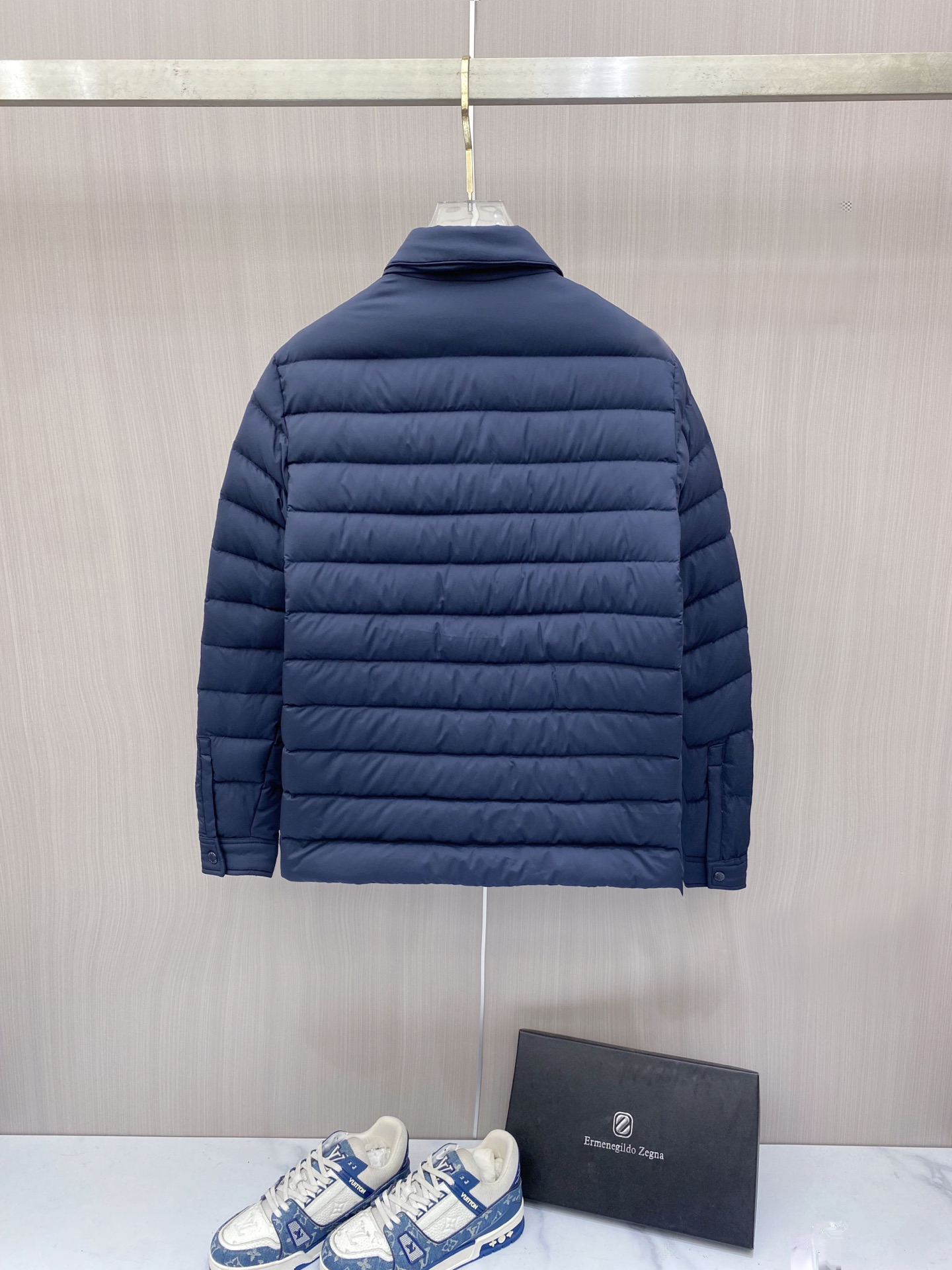 爆款羽绒服 2026新品 新款羽绒服秀场新品,品相非常完美, 内里90%白鹅绒填充,舒适保暖,色泽饱满诱人,非常出彩的设 爆款羽绒服 2026新品 新款羽绒服秀场新品,品相非常完美, 内里90%白鹅绒填充,舒适保暖,色泽饱满诱人,非常出彩的设